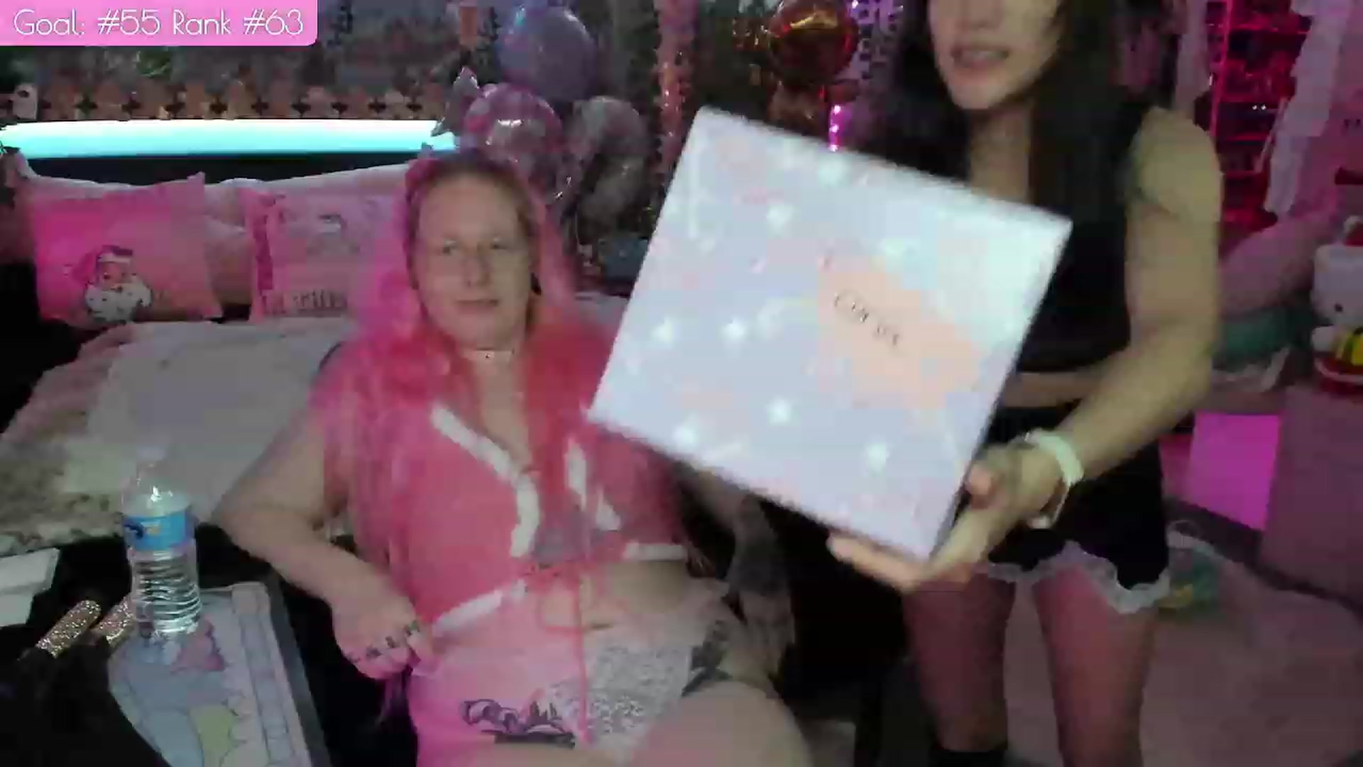 Gallery image thumbnail from LunaHayes's myfreecams stream on, 12/27/2023, 06:56 image 13 of 20