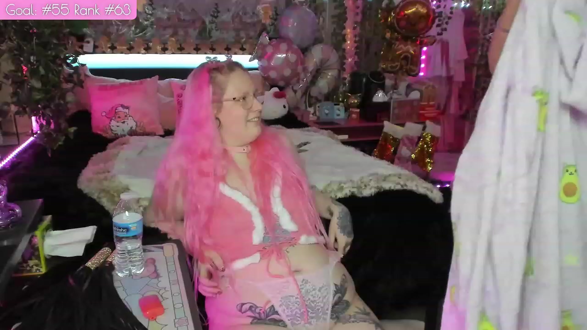Gallery image thumbnail from LunaHayes's myfreecams stream on, 12/27/2023, 06:56 image 18 of 20