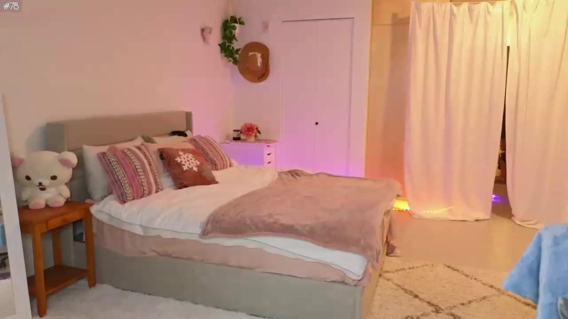 Gallery image thumbnail from LunaHayes's myfreecams stream on, 12/31/2023, 08:39 image 4 of 20