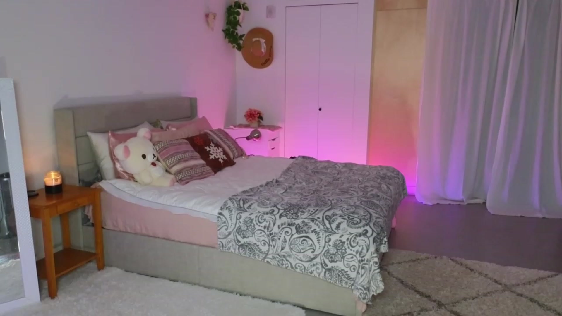Gallery image thumbnail from LunaHayes's myfreecams stream on, 01/10/2024, 07:12 image 10 of 20
