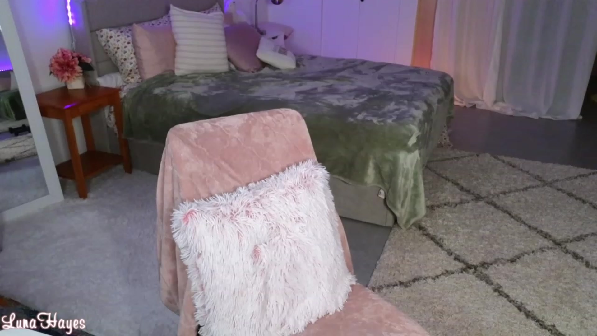 Gallery image thumbnail from LunaHayes's myfreecams stream on, 02/24/2024, 07:46 image 13 of 20