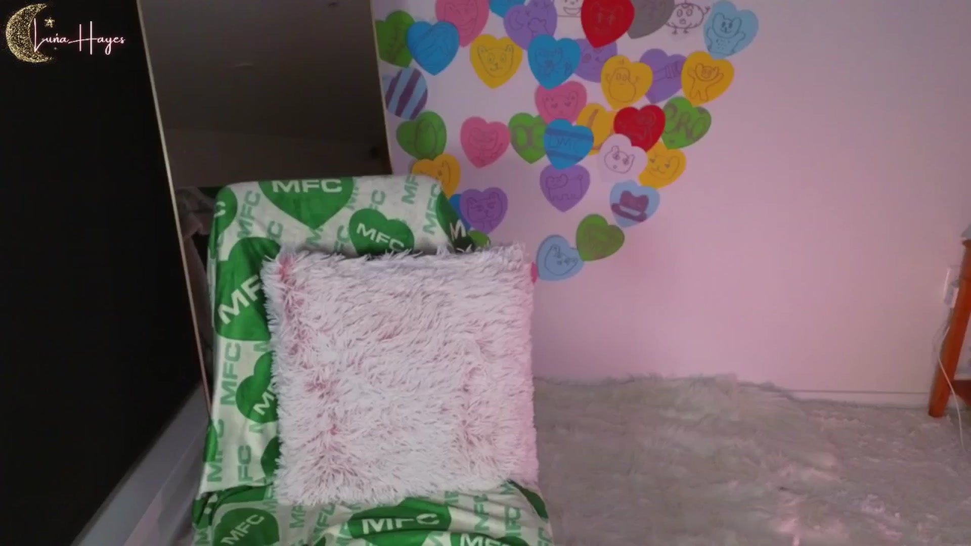 Gallery image thumbnail from LunaHayes's myfreecams stream on, 04/16/2024, 05:05 image 19 of 20