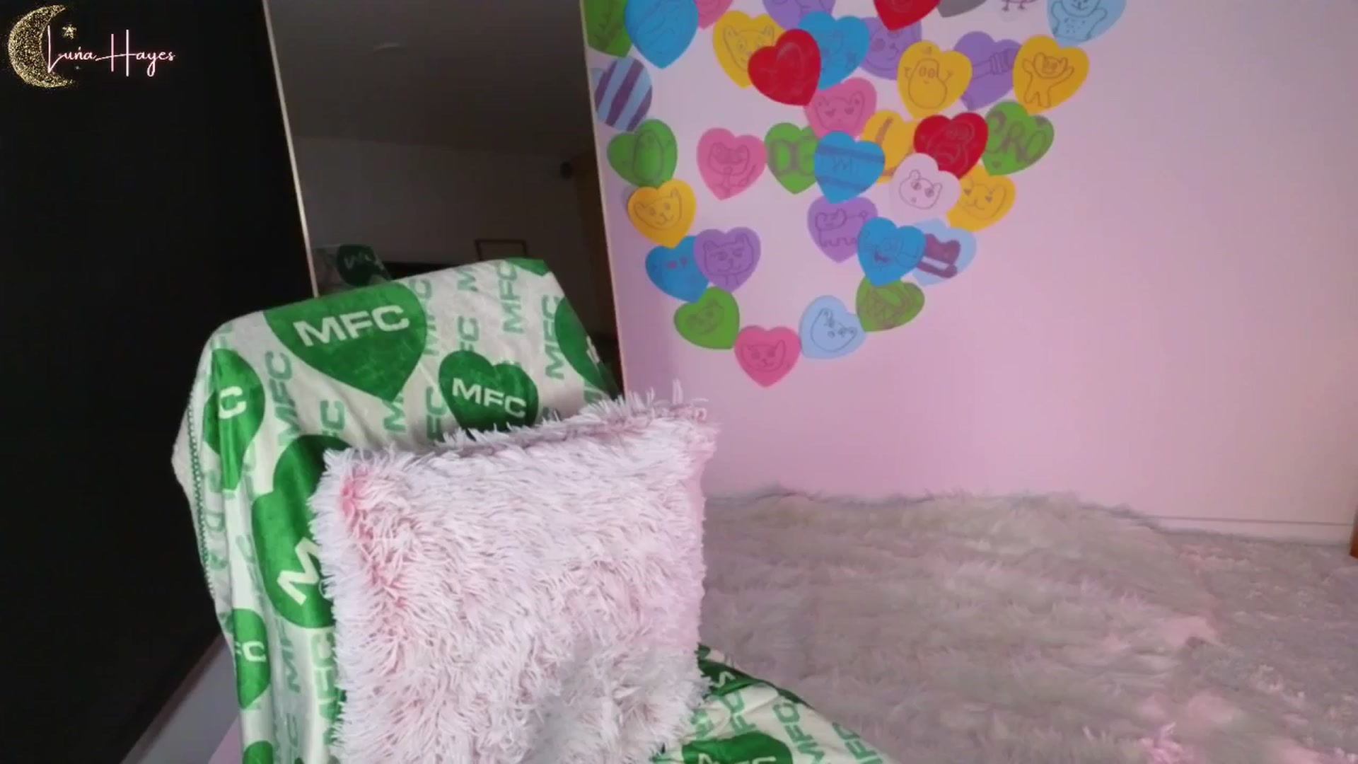 Gallery image thumbnail from LunaHayes's myfreecams stream on, 04/17/2024, 05:45 image 4 of 20