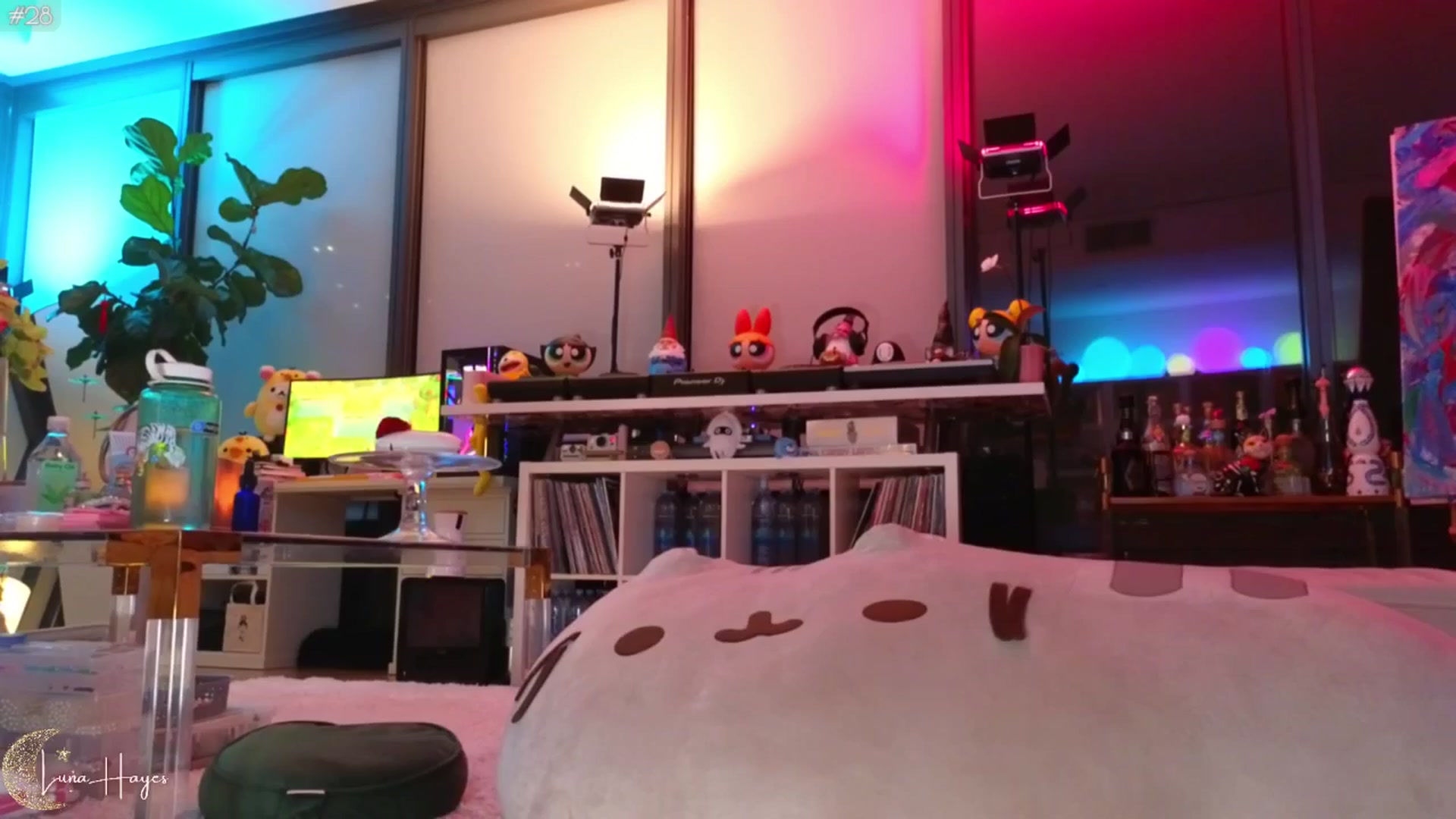 Gallery image thumbnail from LunaHayes's myfreecams stream on, 06/08/2024, 08:47 image 3 of 20