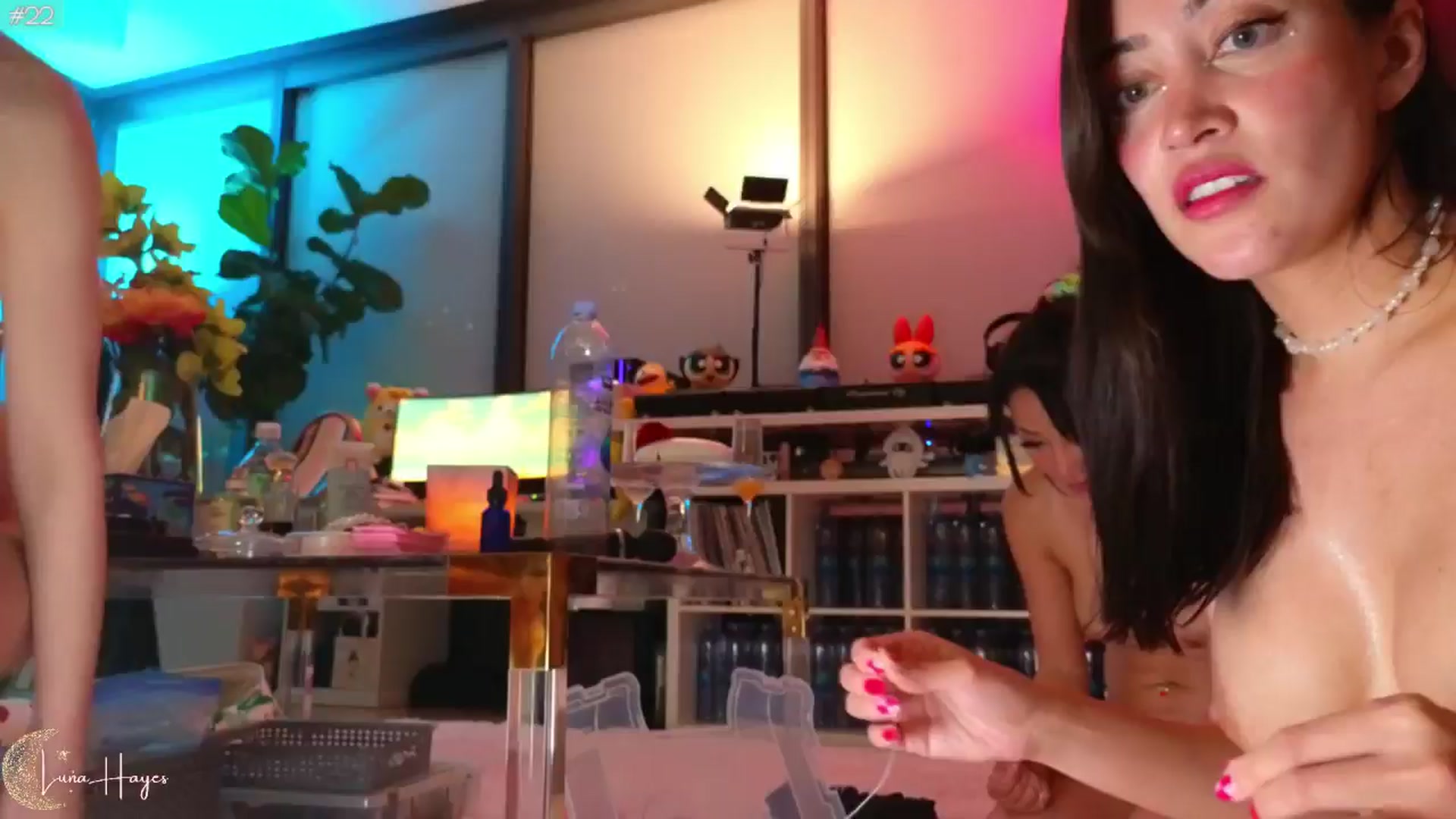 Gallery image thumbnail from LunaHayes's myfreecams stream on, 06/08/2024, 10:11 image 9 of 20