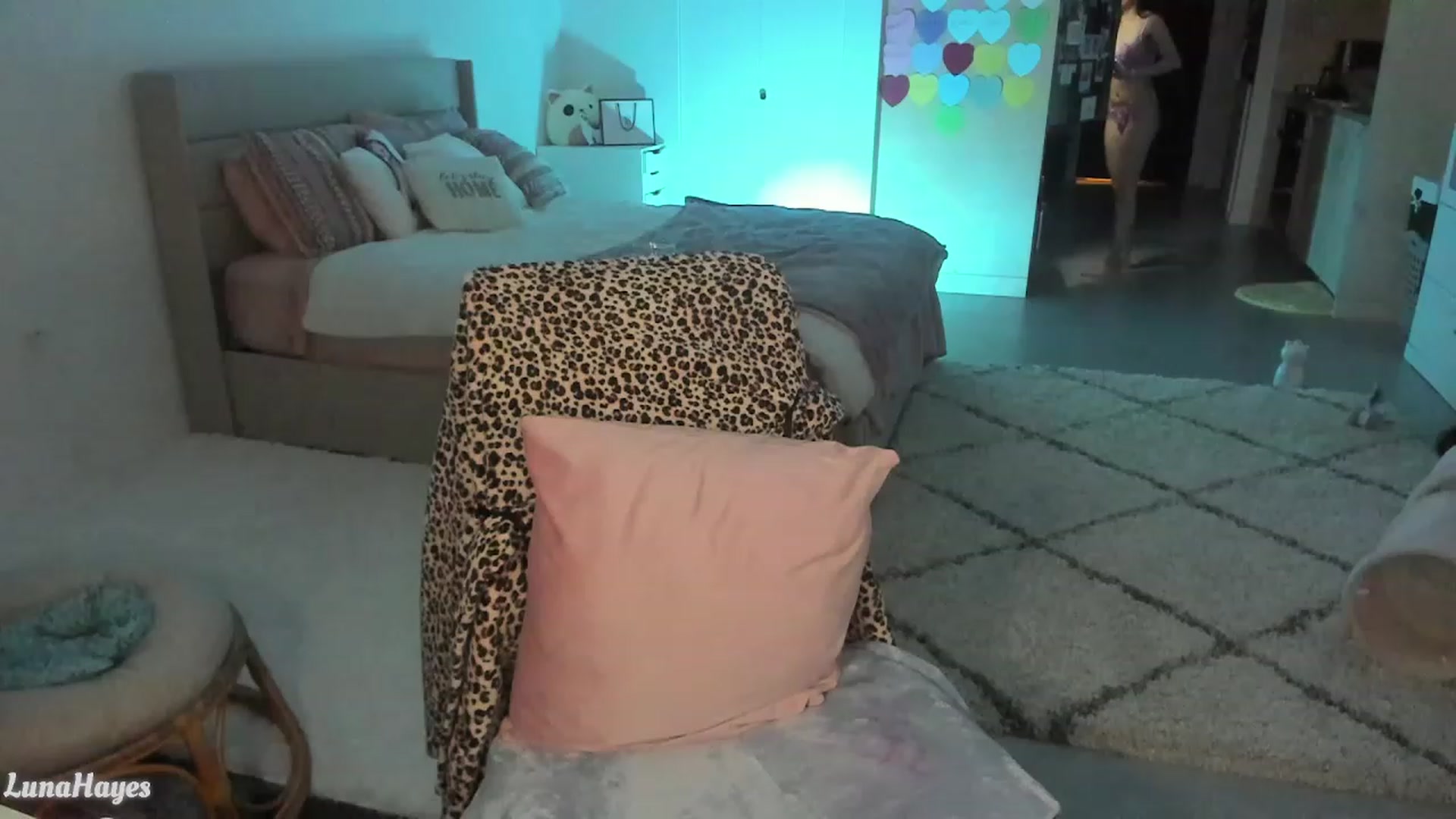Gallery image thumbnail from LunaHayesBday's myfreecams stream on, 06/03/2023, 06:32 image 1 of 20