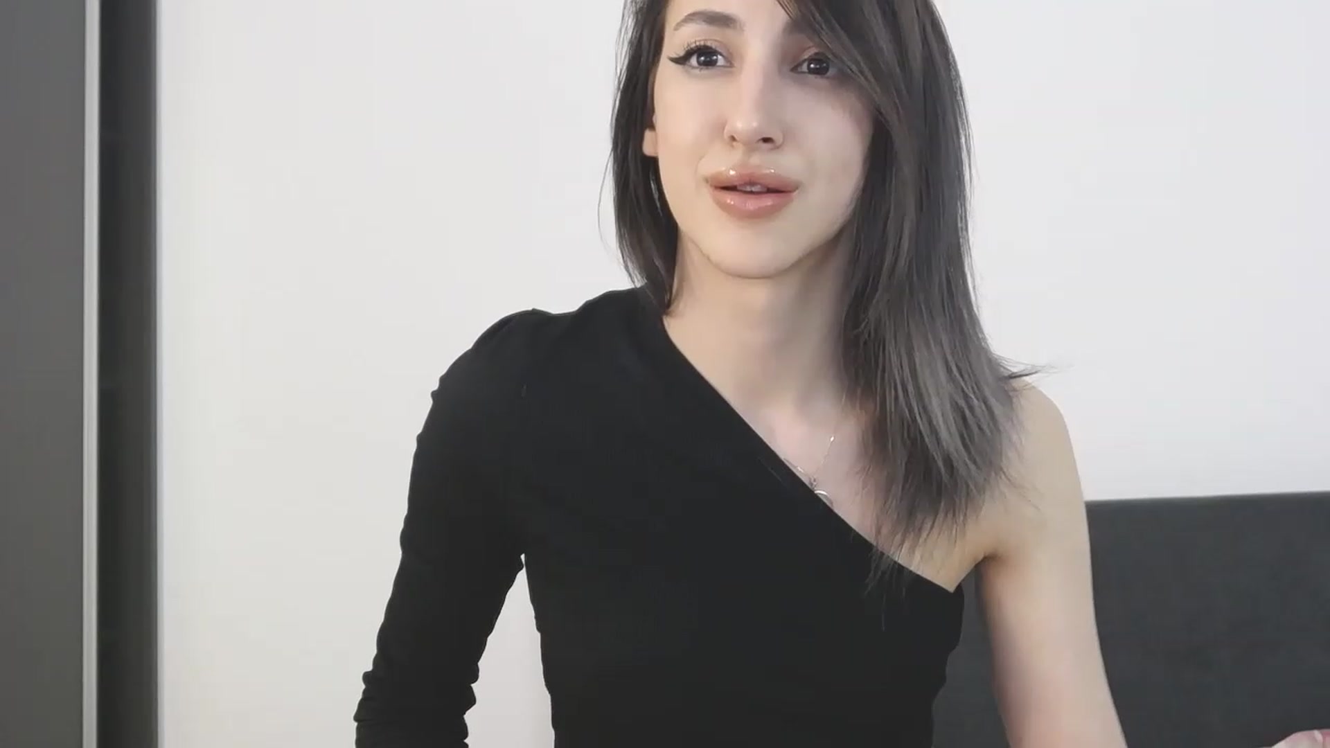 Gallery image thumbnail from LunaHazel's myfreecams stream on, 11/15/2022, 19:30 image 17 of 20