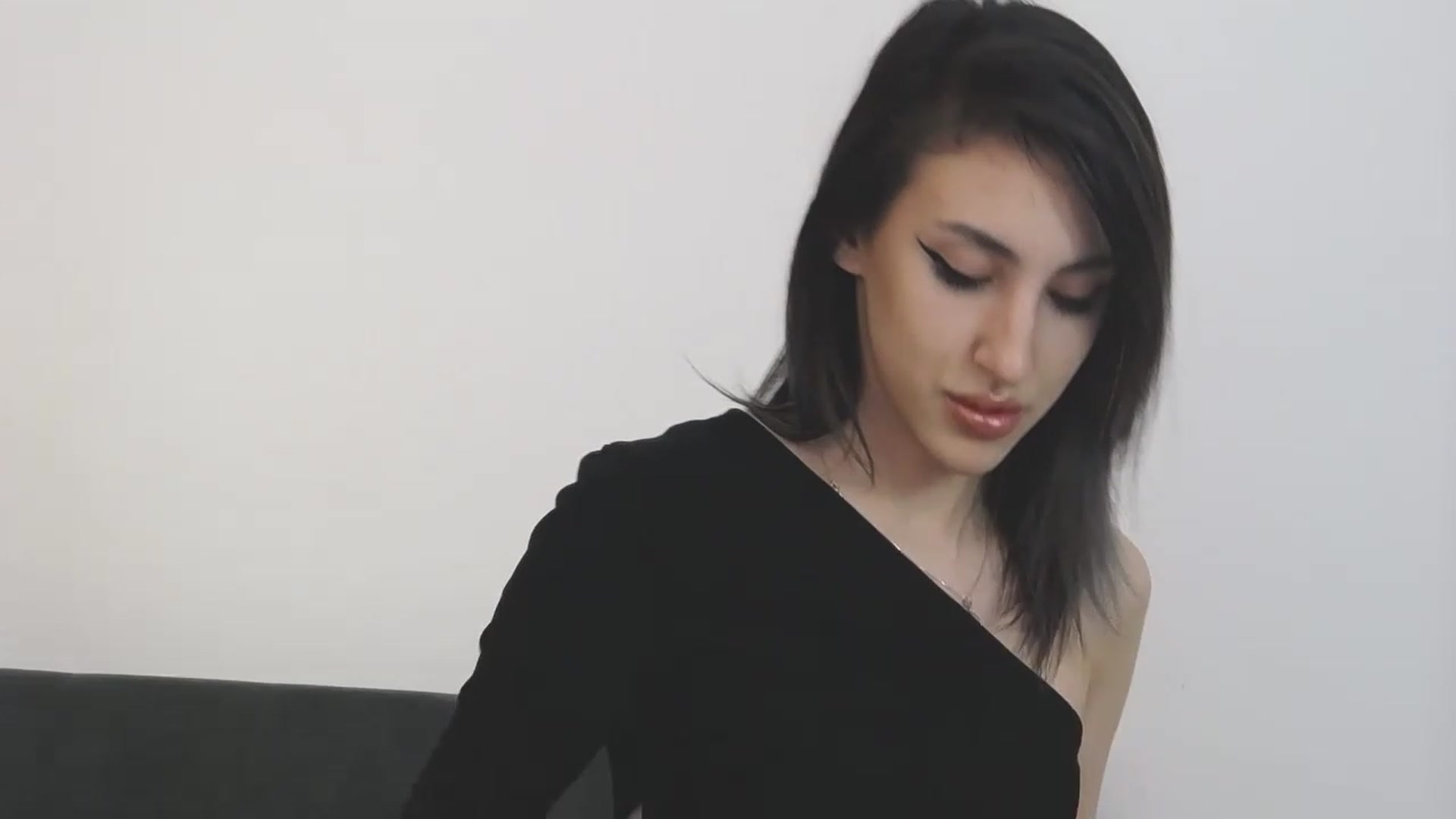 Gallery image thumbnail from LunaHazel's myfreecams stream on, 11/15/2022, 20:19 image 12 of 20