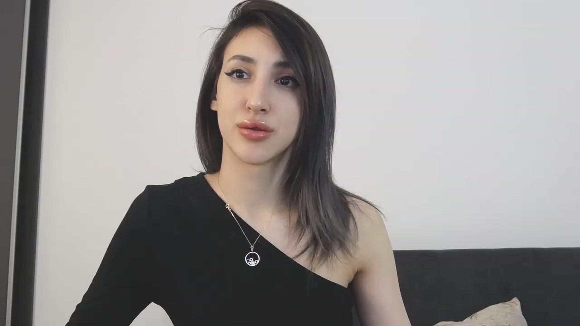 Gallery image thumbnail from LunaHazel's myfreecams stream on, 11/15/2022, 20:19 image 5 of 20