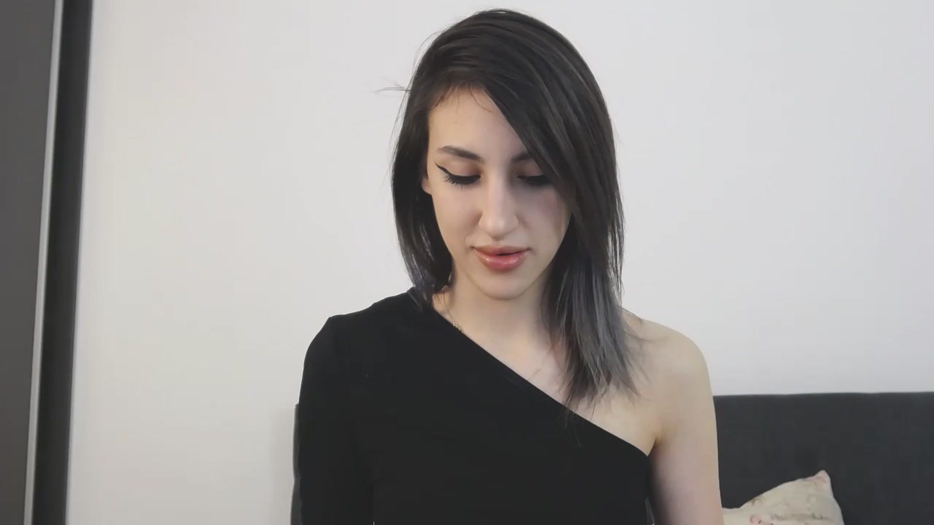 Gallery image thumbnail from LunaHazel's myfreecams stream on, 11/15/2022, 20:19 image 4 of 20