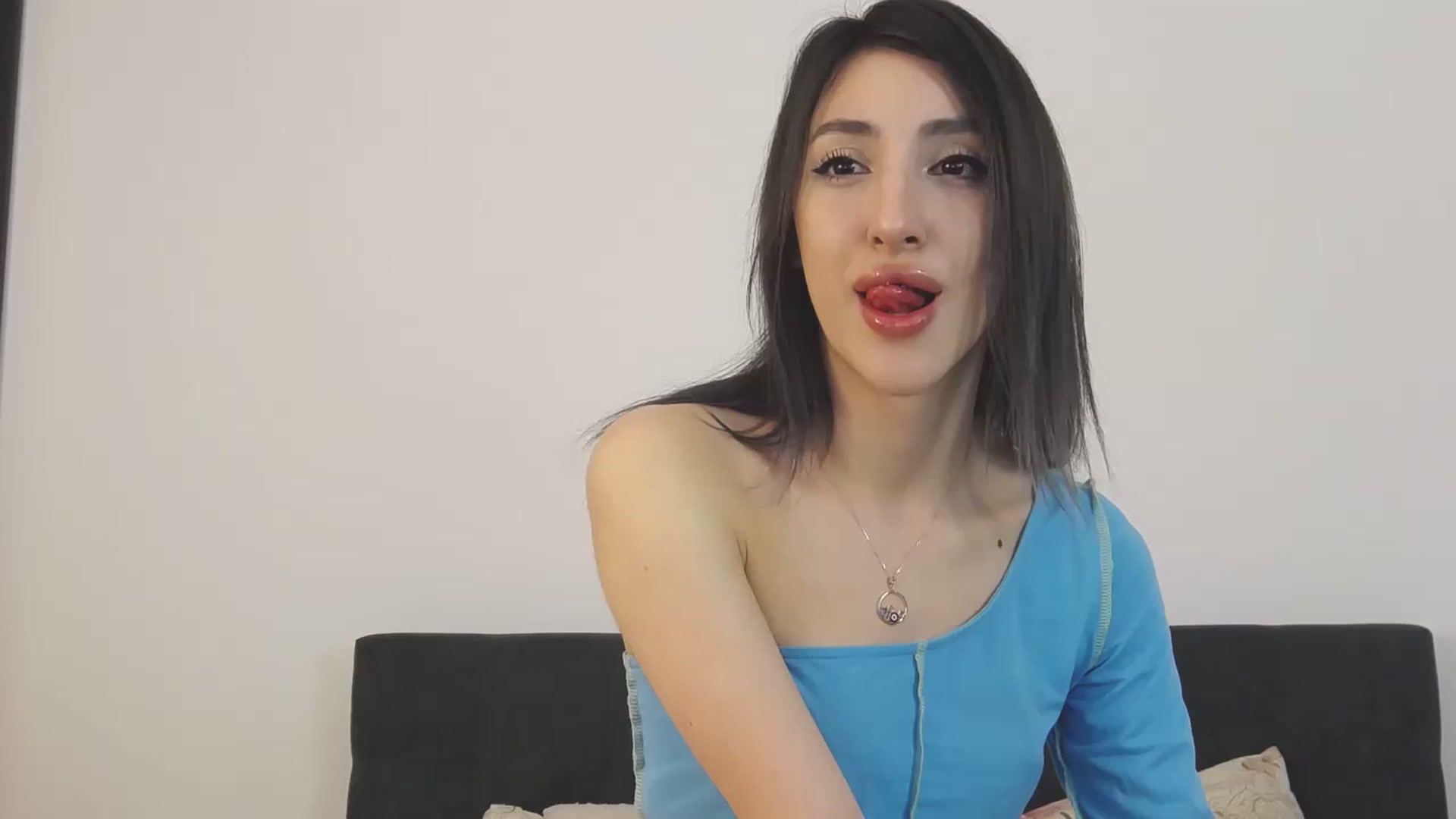 Gallery image thumbnail from LunaHazel's myfreecams stream on, 11/17/2022, 17:28 image 15 of 20