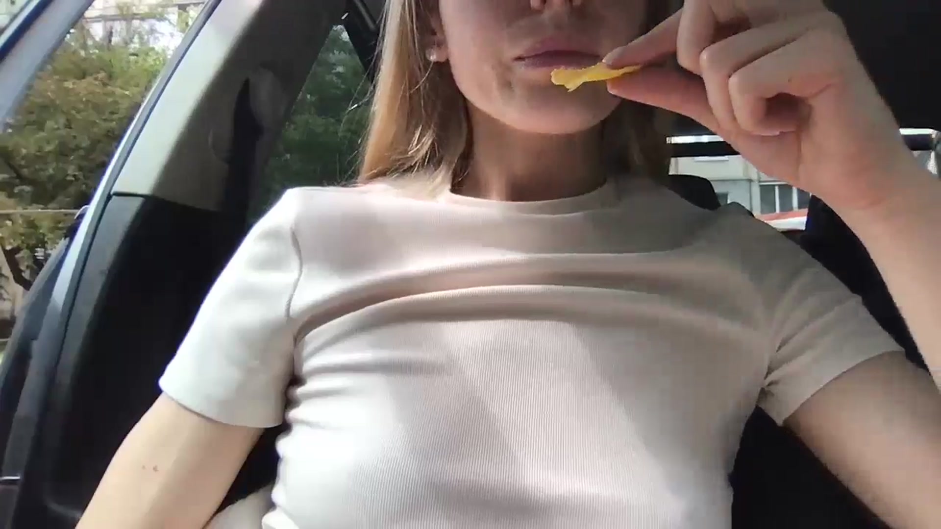 Gallery image thumbnail from LunaLa's myfreecams stream on, 05/19/2024, 12:31 image 9 of 20