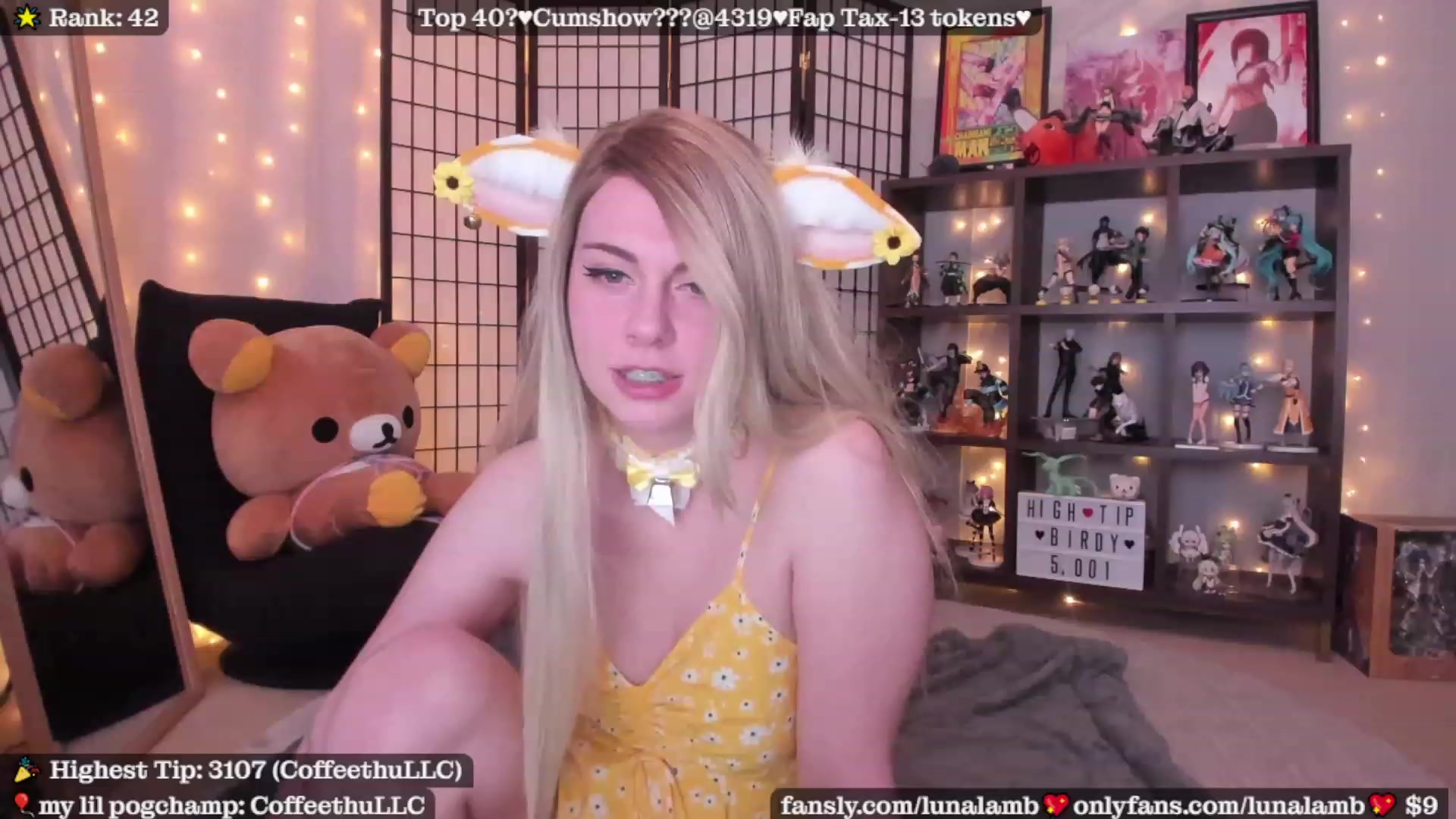 Gallery image thumbnail from LunaLamb's myfreecams stream on, 11/16/2022, 08:10 image 12 of 20