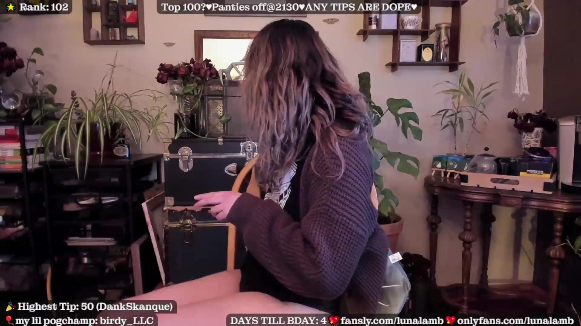 Gallery image thumbnail from LunaLamb's myfreecams stream on, 03/29/2023, 02:39 image 4 of 20