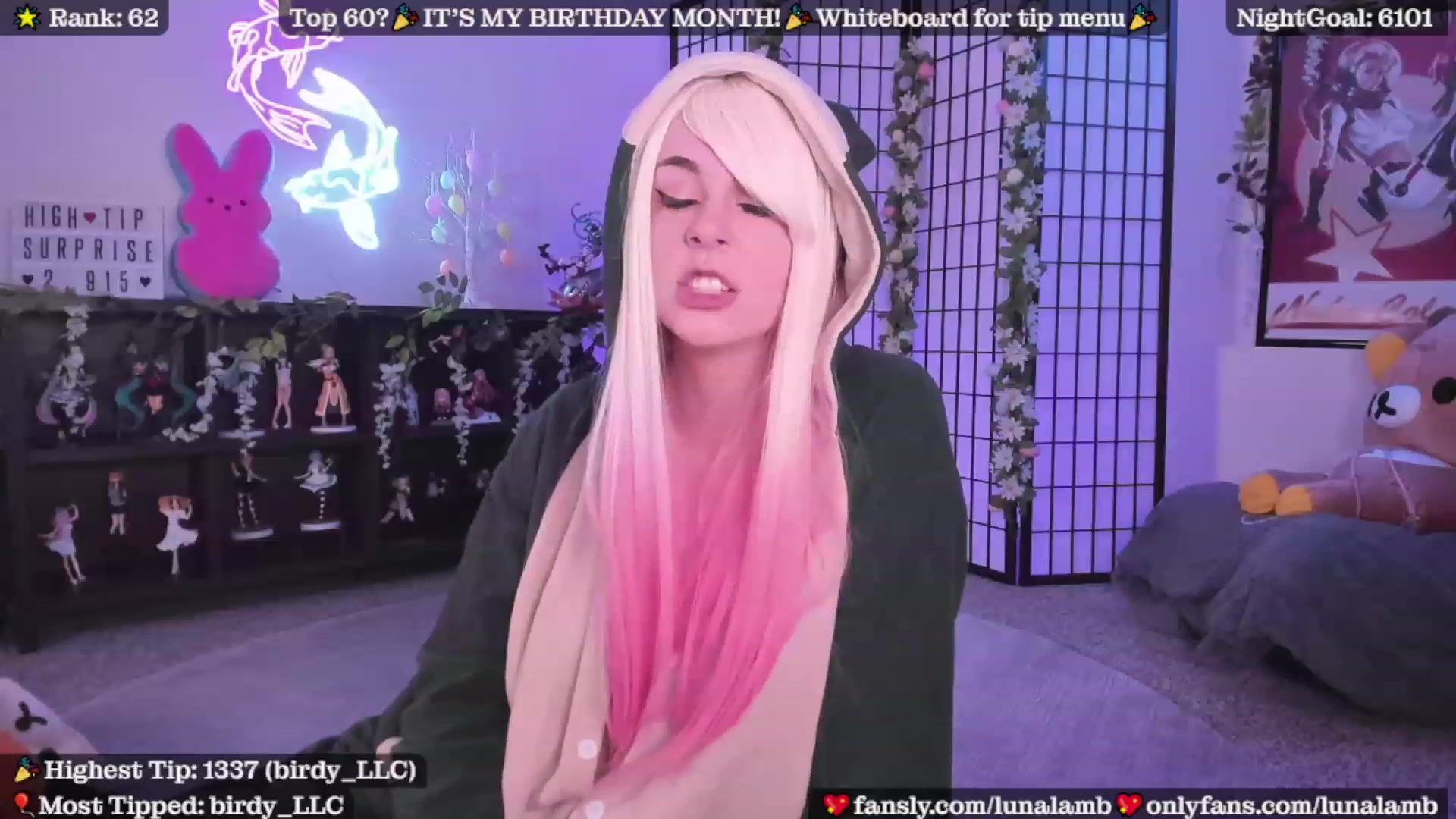 Gallery image thumbnail from LunaLamb's myfreecams stream on, 04/07/2023, 03:53 image 9 of 20