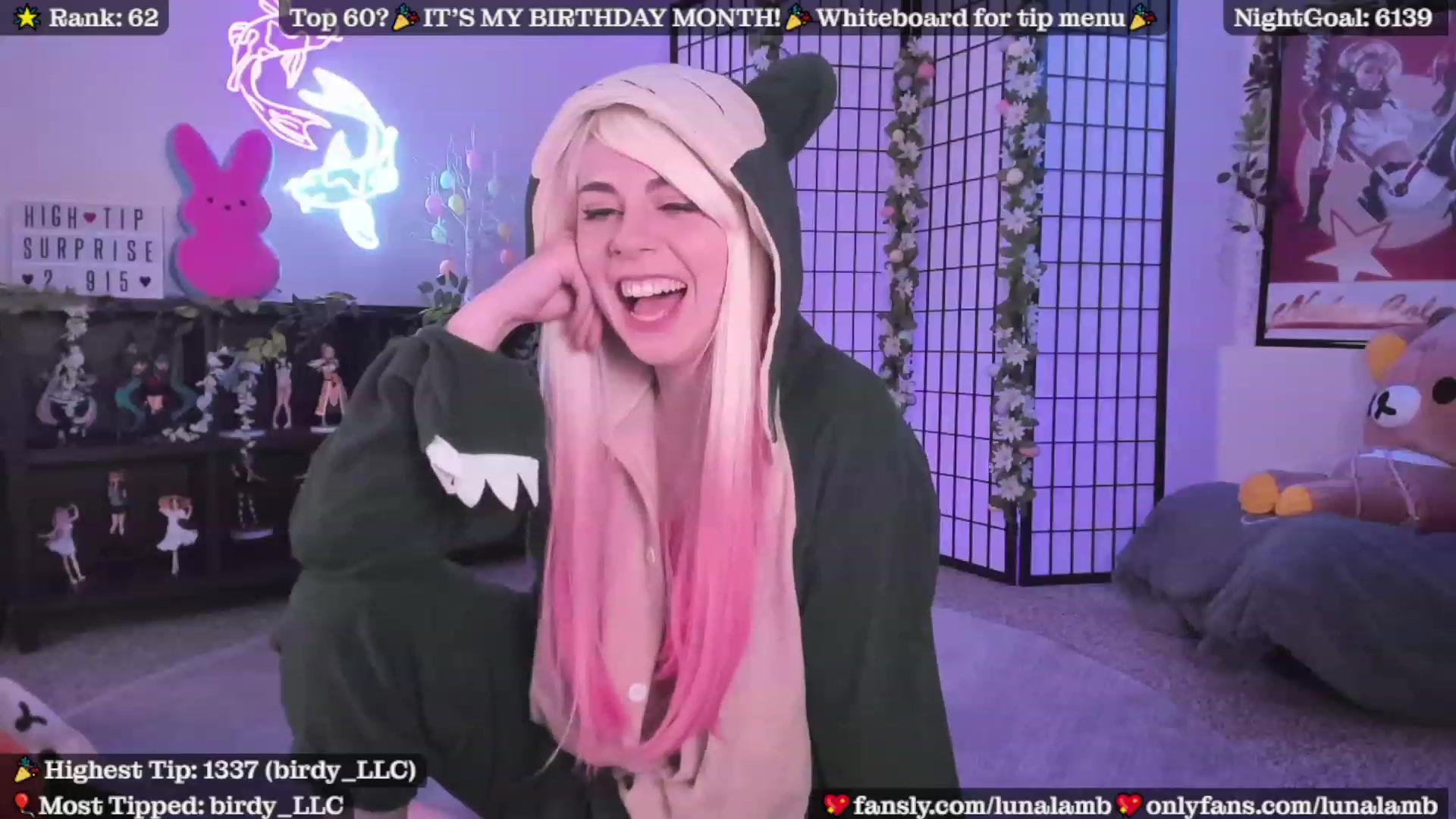 Gallery image thumbnail from LunaLamb's myfreecams stream on, 04/07/2023, 03:53 image 4 of 20