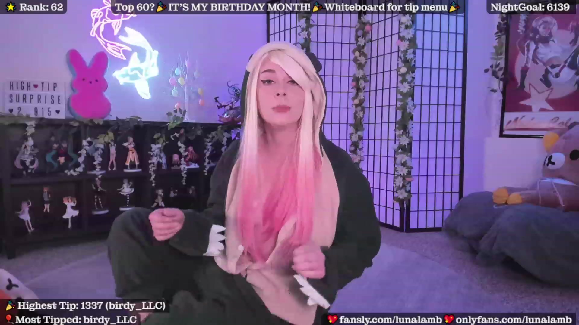 Gallery image thumbnail from LunaLamb's myfreecams stream on, 04/07/2023, 03:53 image 5 of 20