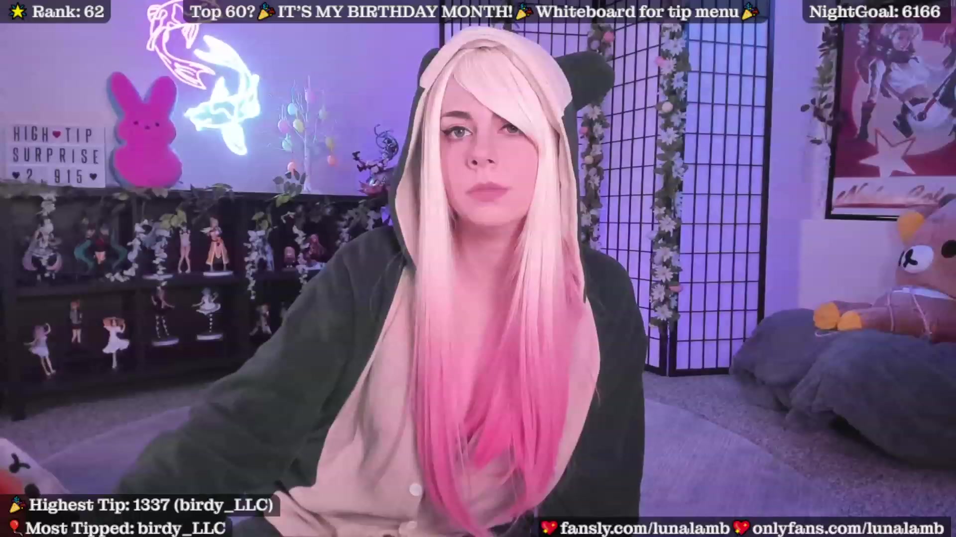 Gallery image thumbnail from LunaLamb's myfreecams stream on, 04/07/2023, 03:53 image 1 of 20