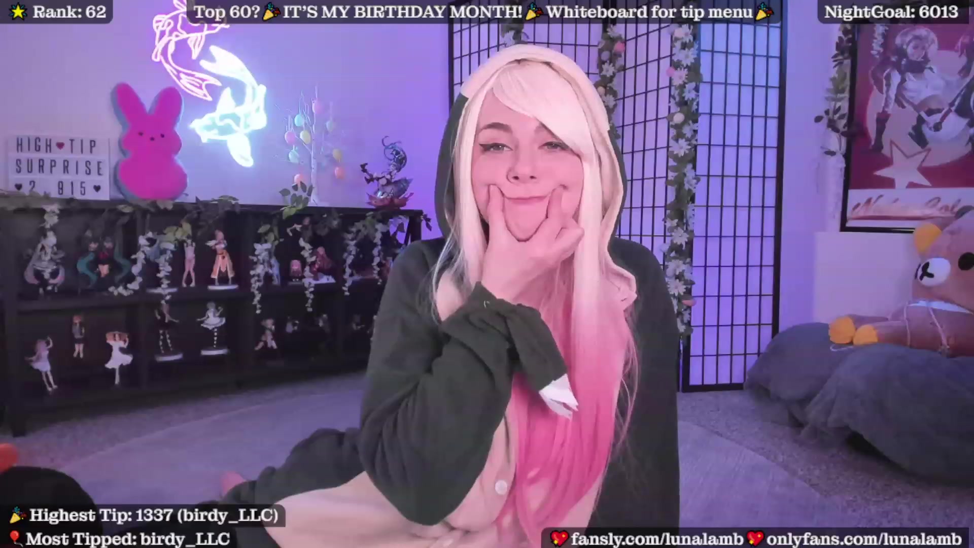 Gallery image thumbnail from LunaLamb's myfreecams stream on, 04/07/2023, 03:53 image 10 of 20