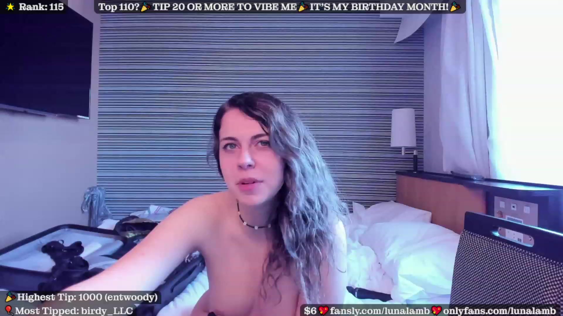 Gallery image thumbnail from LunaLamb's myfreecams stream on, 04/16/2023, 03:35 image 11 of 20
