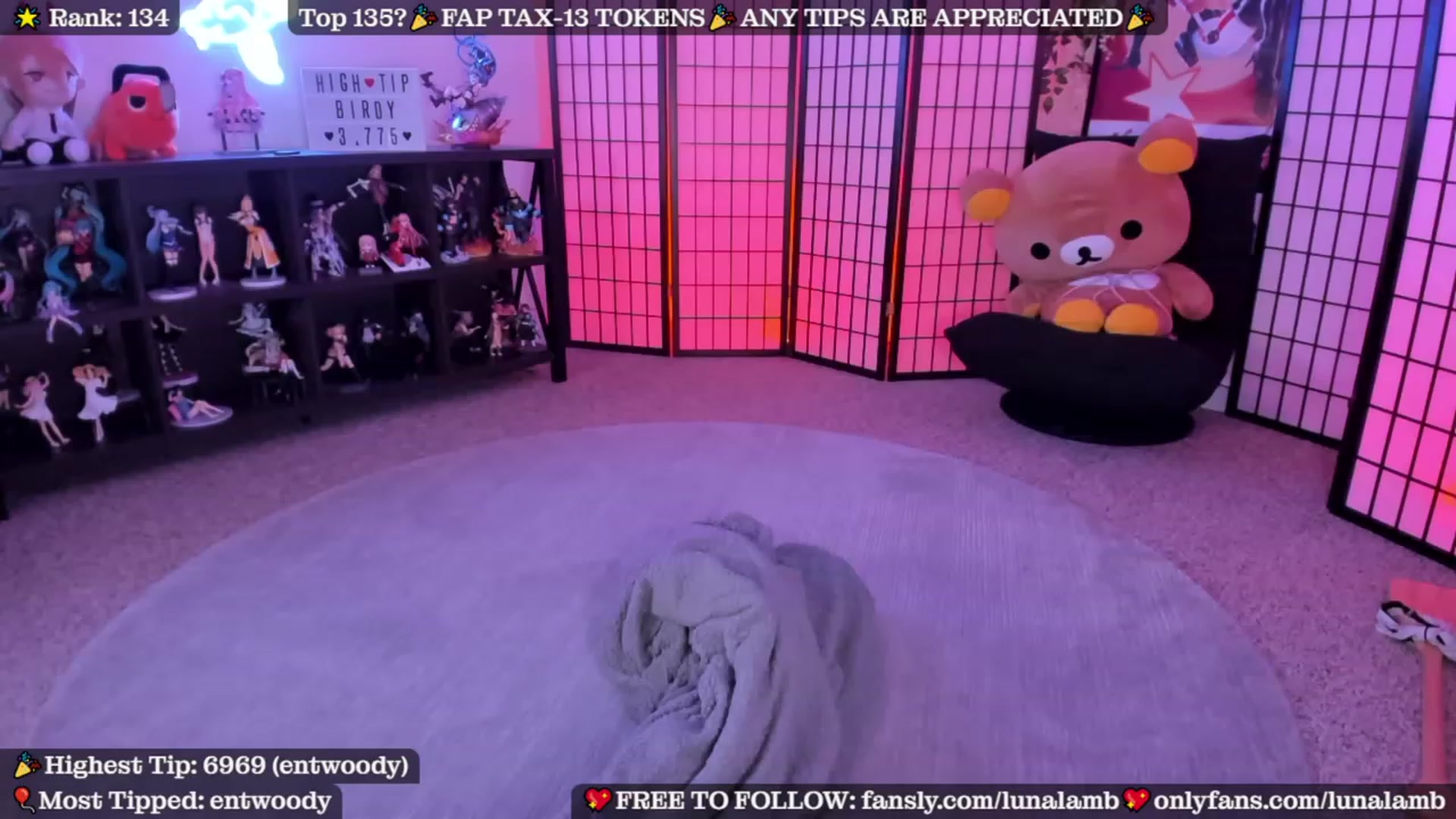 Gallery image thumbnail from LunaLamb's myfreecams stream on, 05/23/2023, 05:20 image 15 of 20