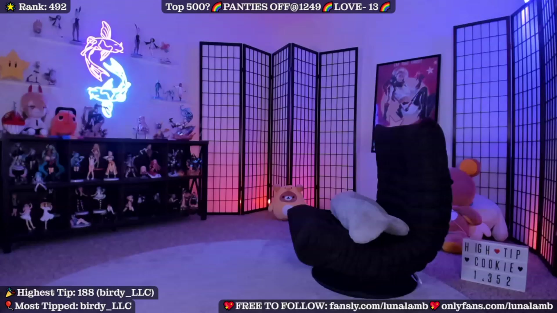 Gallery image thumbnail from LunaLamb's myfreecams stream on, 10/04/2023, 05:19 image 3 of 20