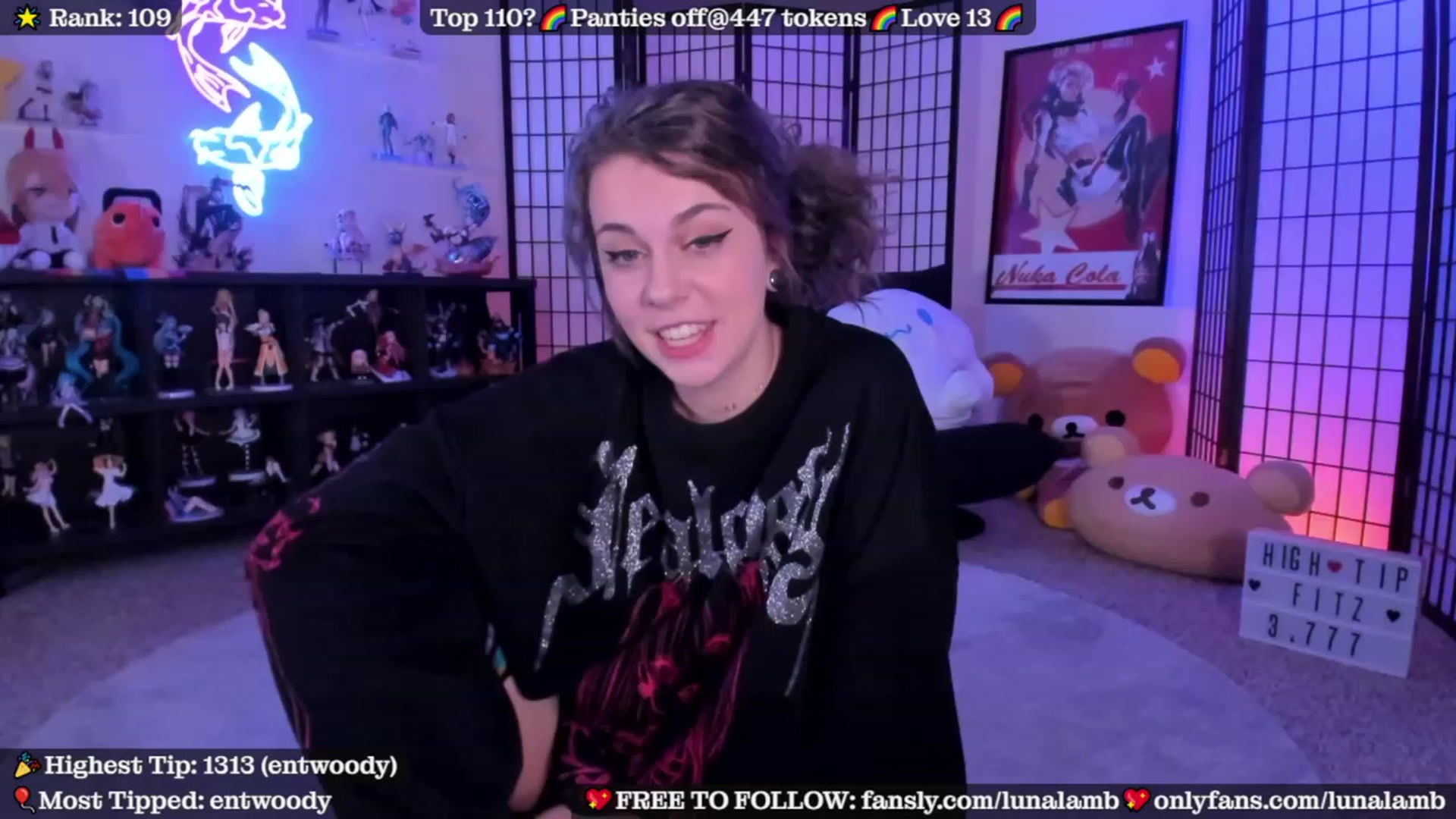 Gallery image thumbnail from LunaLamb's myfreecams stream on, 10/15/2023, 04:00 image 6 of 20