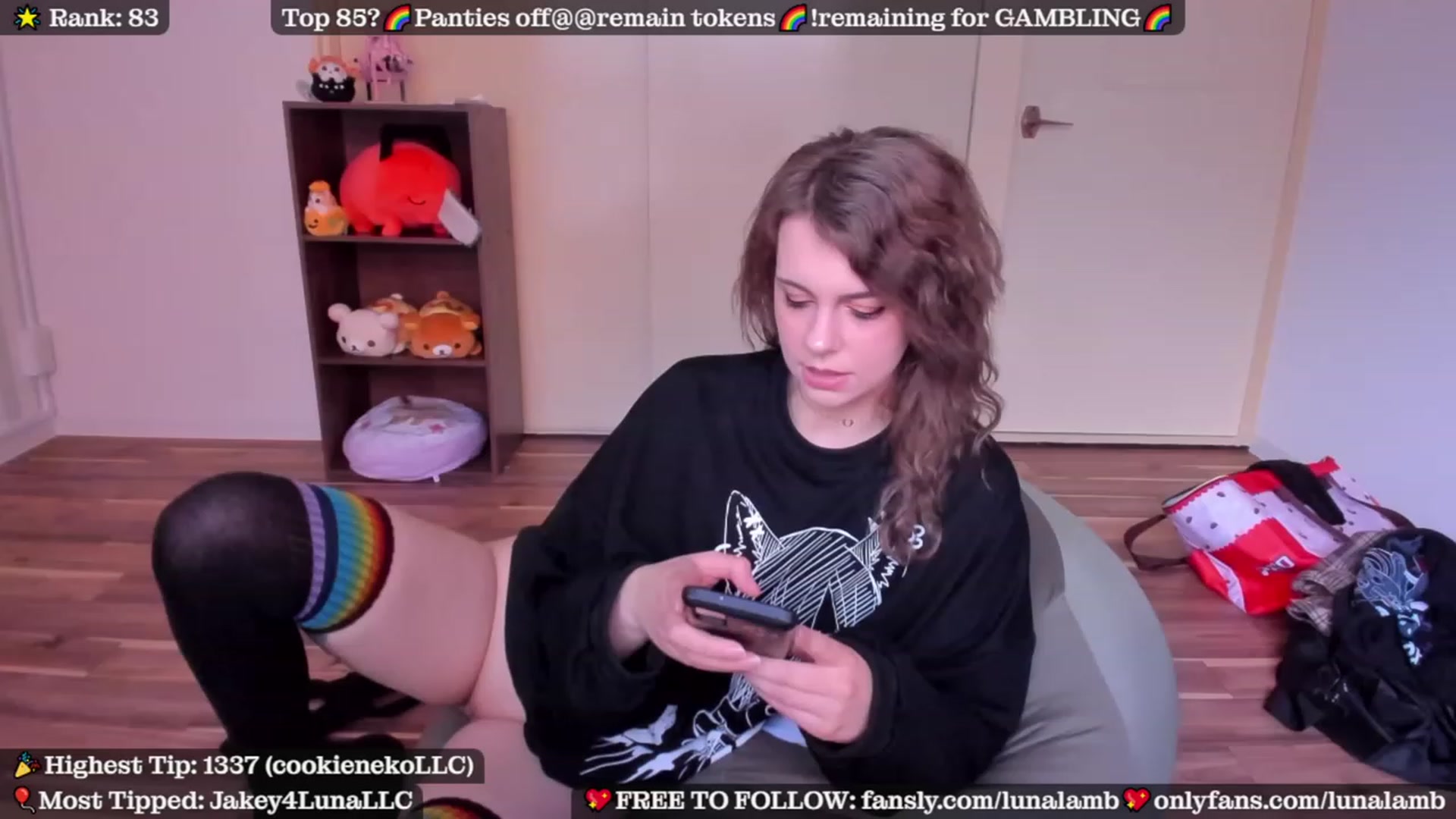 Gallery image thumbnail from LunaLamb's myfreecams stream on, 10/29/2023, 05:01 image 6 of 20