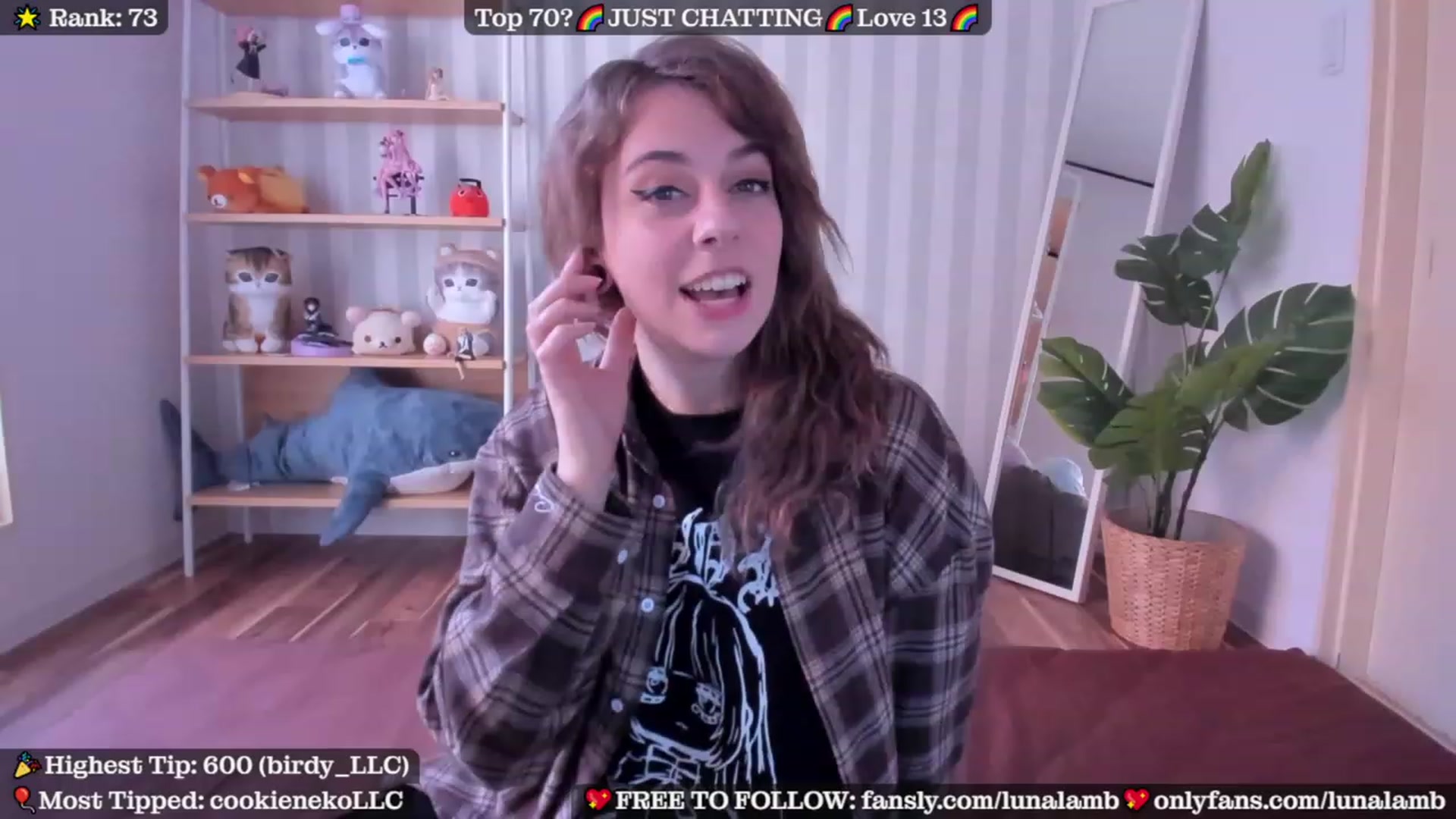 Gallery image thumbnail from LunaLamb's myfreecams stream on, 11/07/2023, 05:04 image 16 of 20