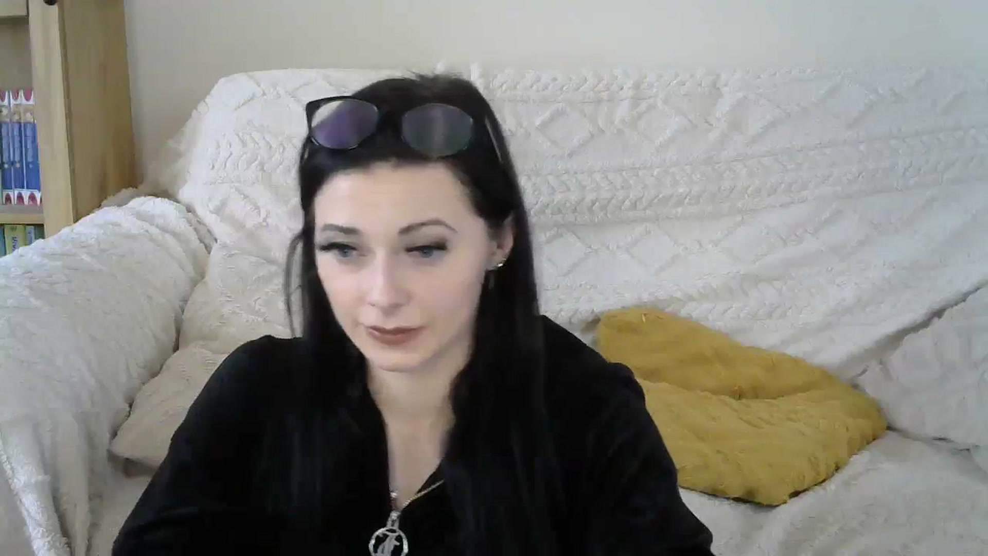 Gallery image thumbnail from LunaLillyx's myfreecams stream on, 09/30/2023, 14:06 image 10 of 20