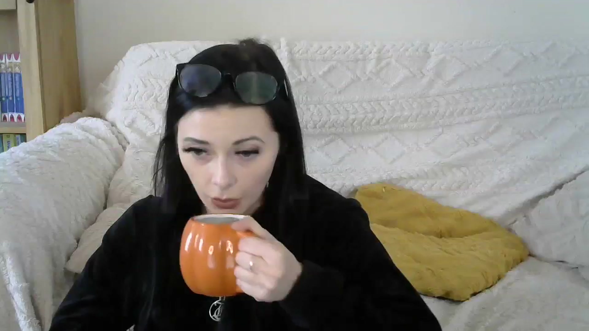 Gallery image thumbnail from LunaLillyx's myfreecams stream on, 09/30/2023, 14:06 image 5 of 20