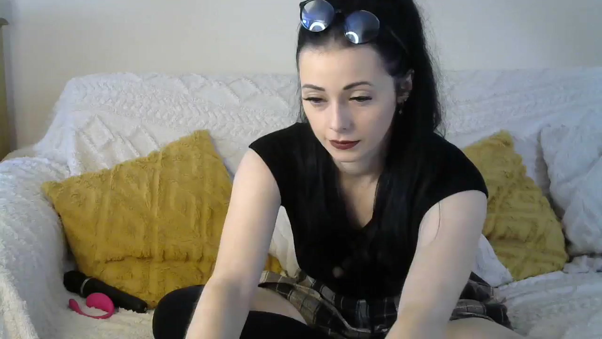 Gallery image thumbnail from LunaLillyx's myfreecams stream on, 11/02/2023, 12:40 image 12 of 20