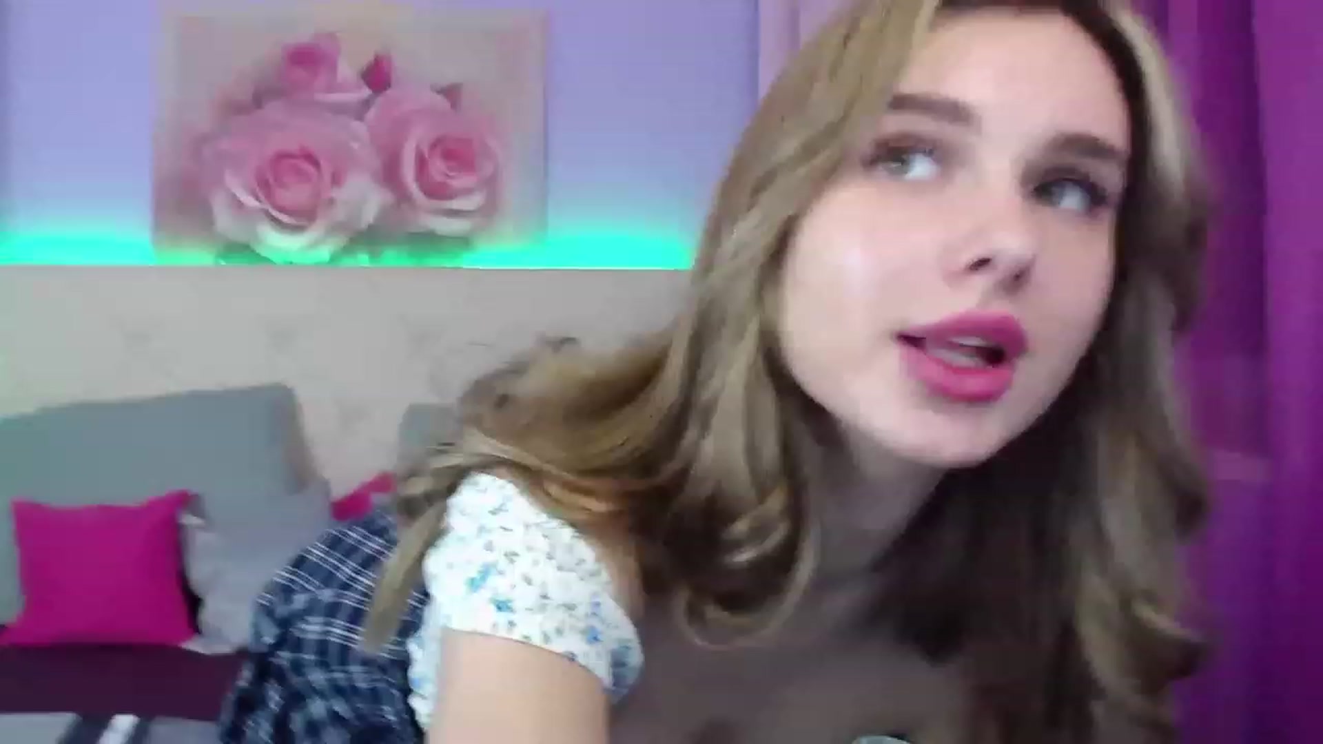 Gallery image thumbnail from LunaLim's myfreecams stream on, 11/15/2022, 19:33 image 16 of 20
