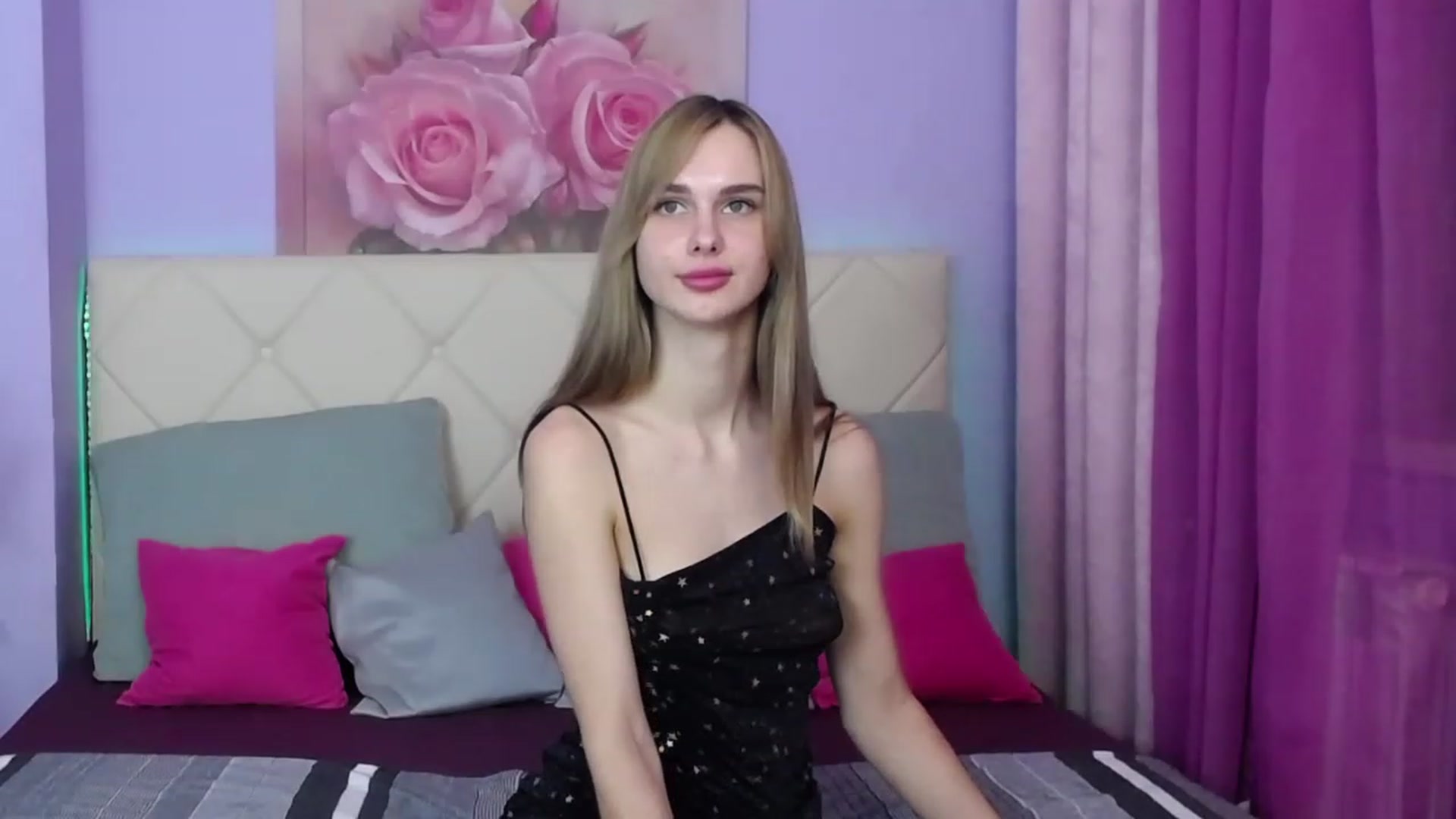 Gallery image thumbnail from LunaLim's myfreecams stream on, 11/16/2022, 19:54 image 11 of 20