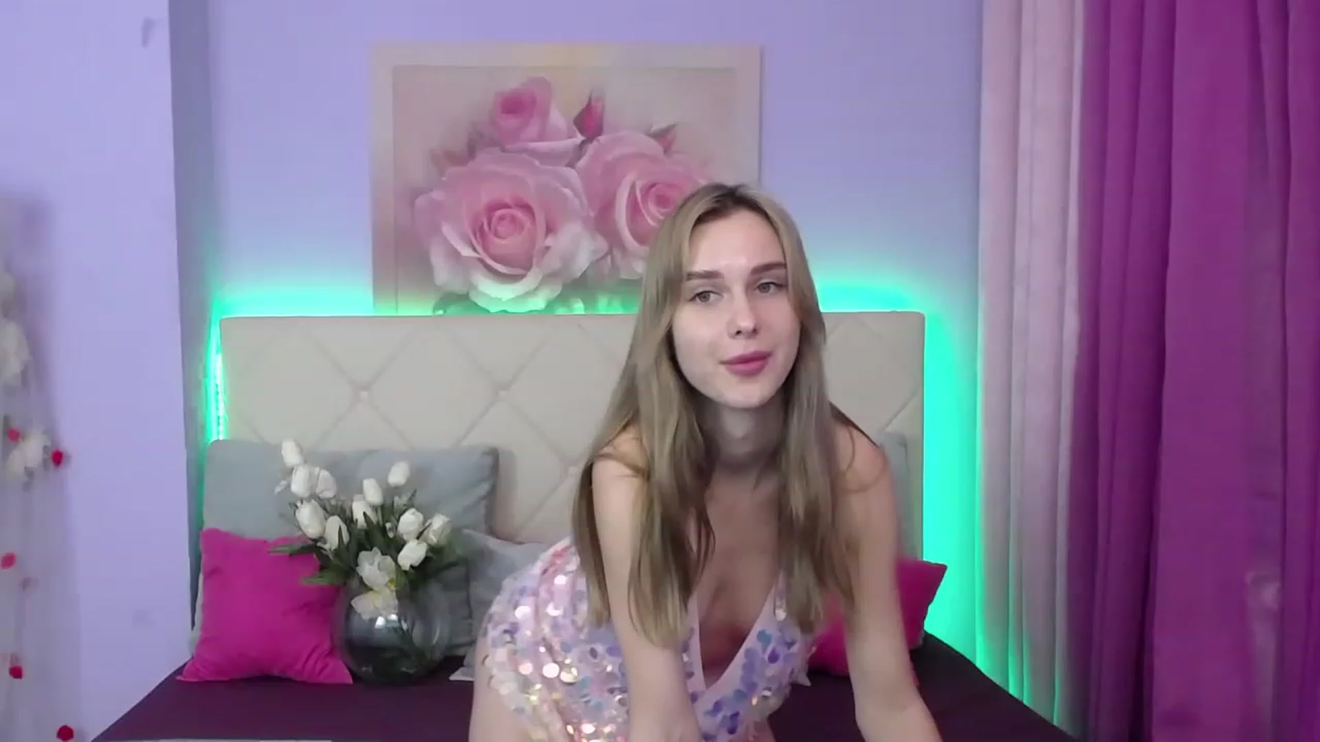Gallery image thumbnail from LunaLim's myfreecams stream on, 11/17/2022, 16:59 image 11 of 20