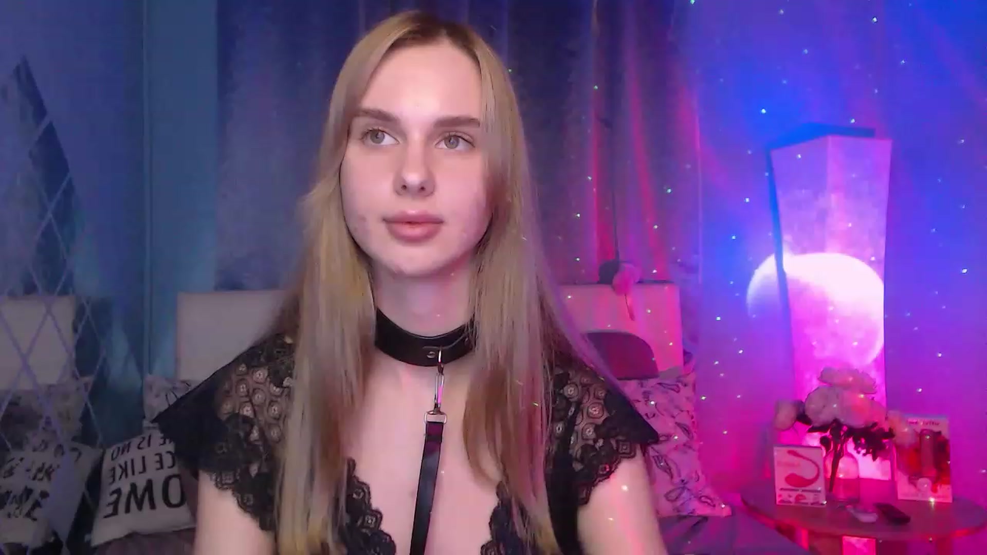 Gallery image thumbnail from LunaLim's myfreecams stream on, 11/25/2022, 15:45 image 2 of 20