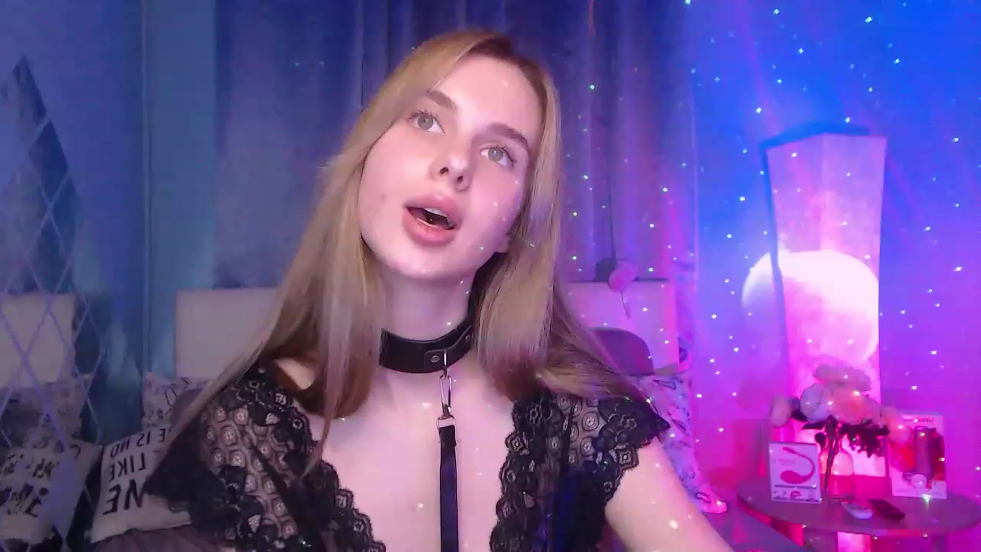 Gallery image thumbnail from LunaLim's myfreecams stream on, 11/25/2022, 15:45 image 10 of 20