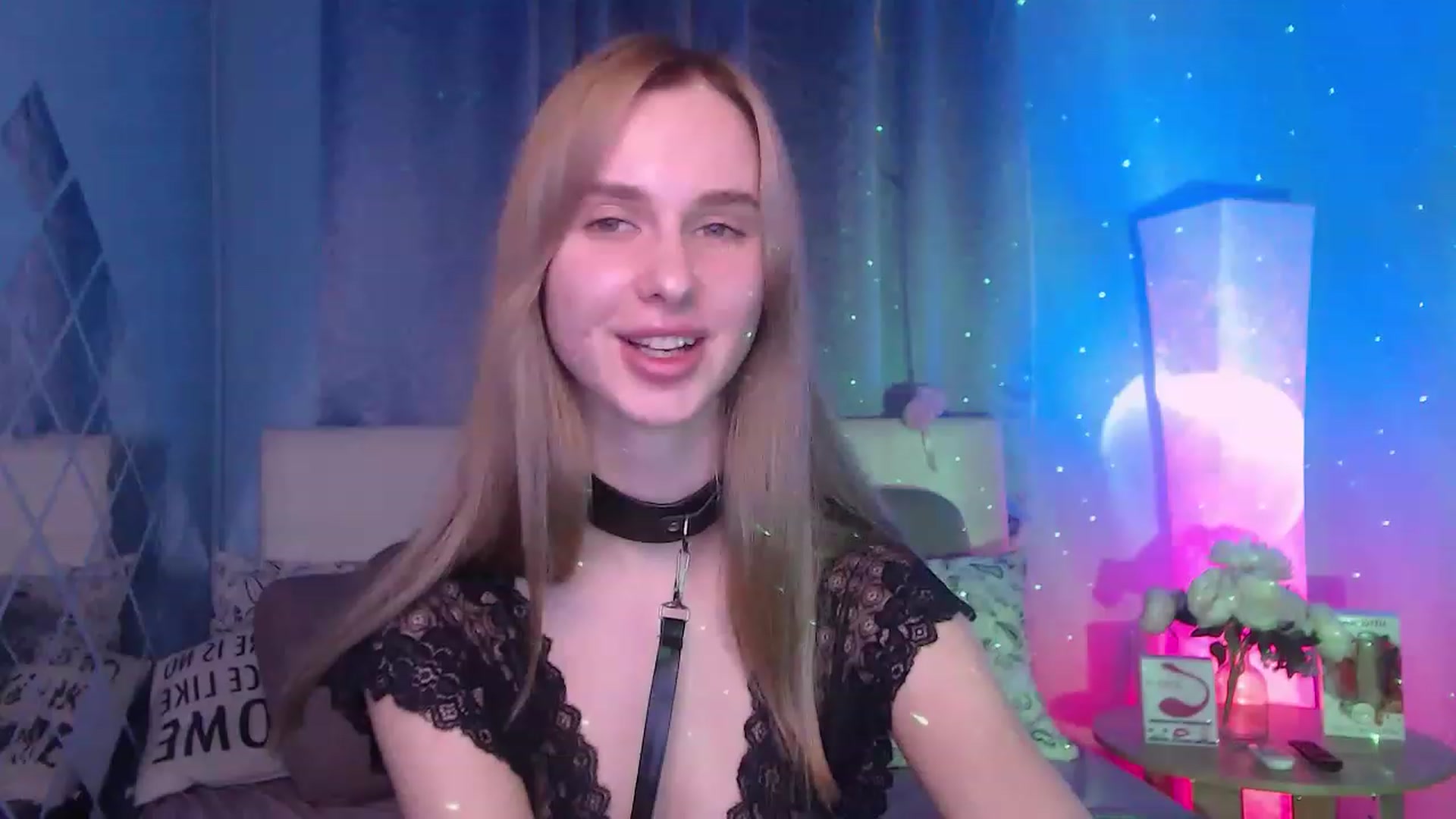Gallery image thumbnail from LunaLim's myfreecams stream on, 11/25/2022, 15:45 image 6 of 20
