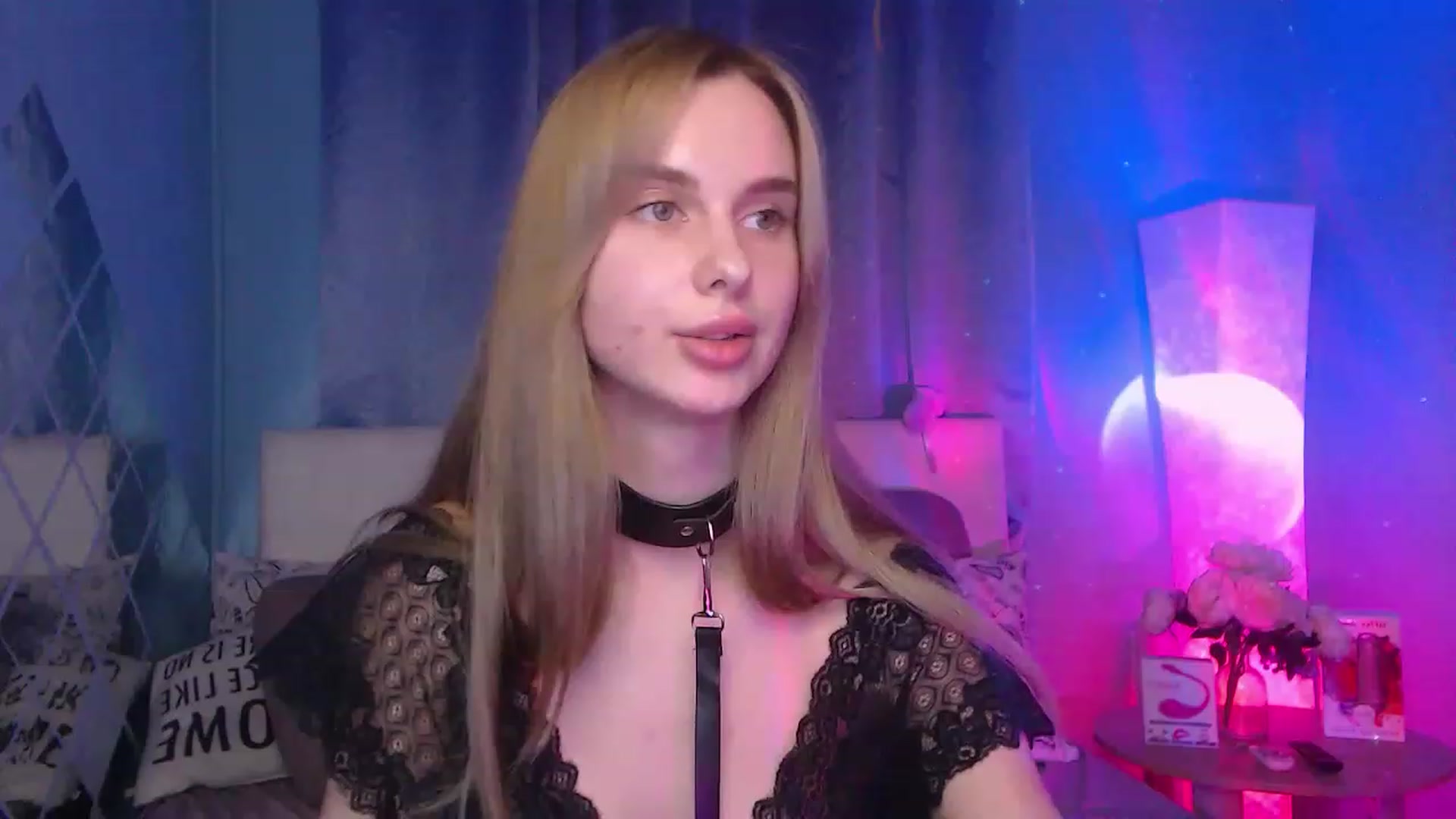 Gallery image thumbnail from LunaLim's myfreecams stream on, 11/25/2022, 15:45 image 15 of 20