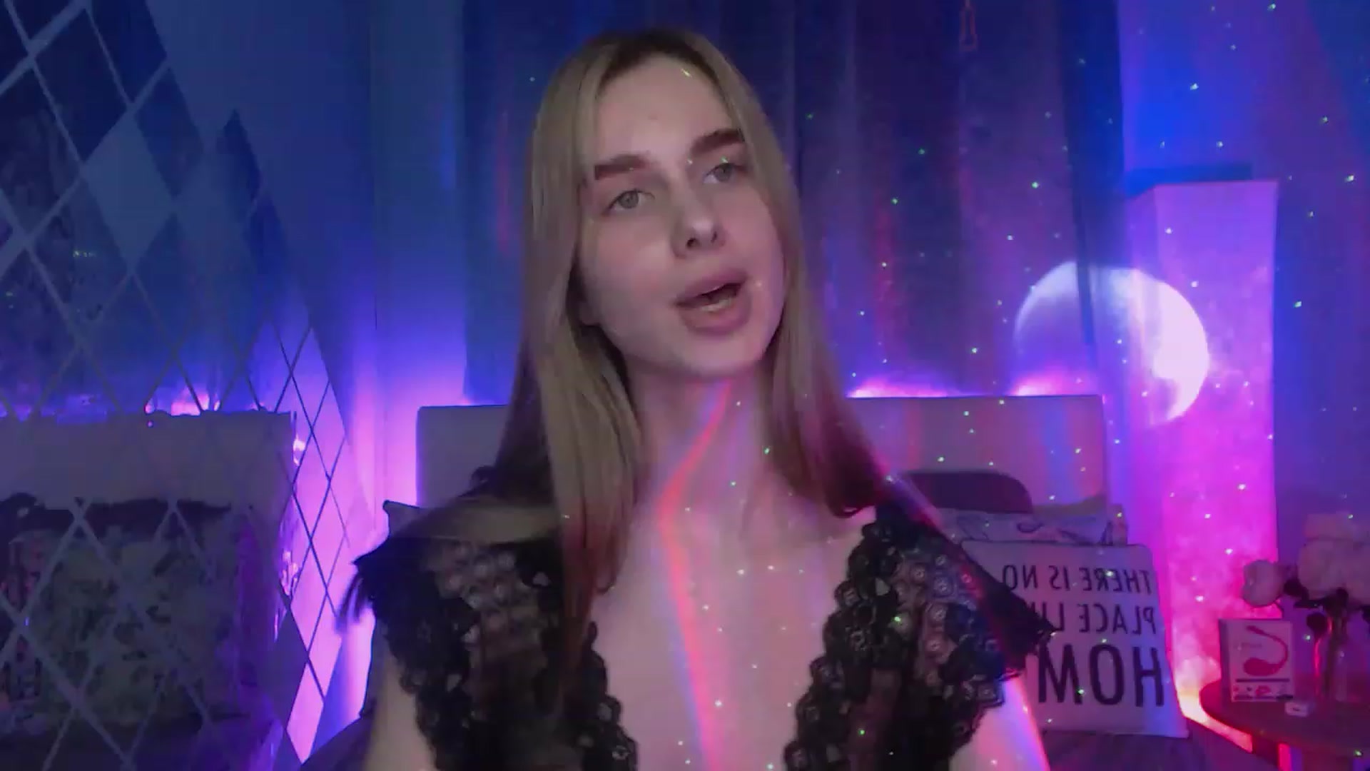 Gallery image thumbnail from LunaLim's myfreecams stream on, 12/01/2022, 16:45 image 10 of 20