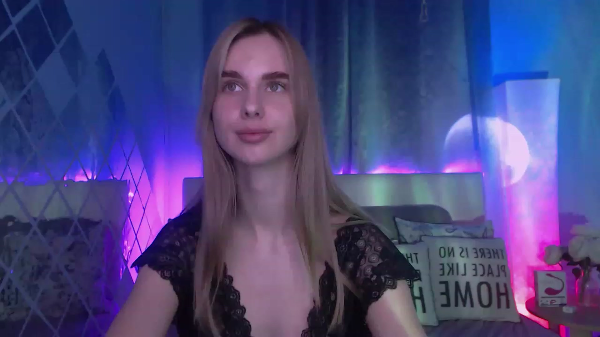 Gallery image thumbnail from LunaLim's myfreecams stream on, 12/01/2022, 16:45 image 16 of 20