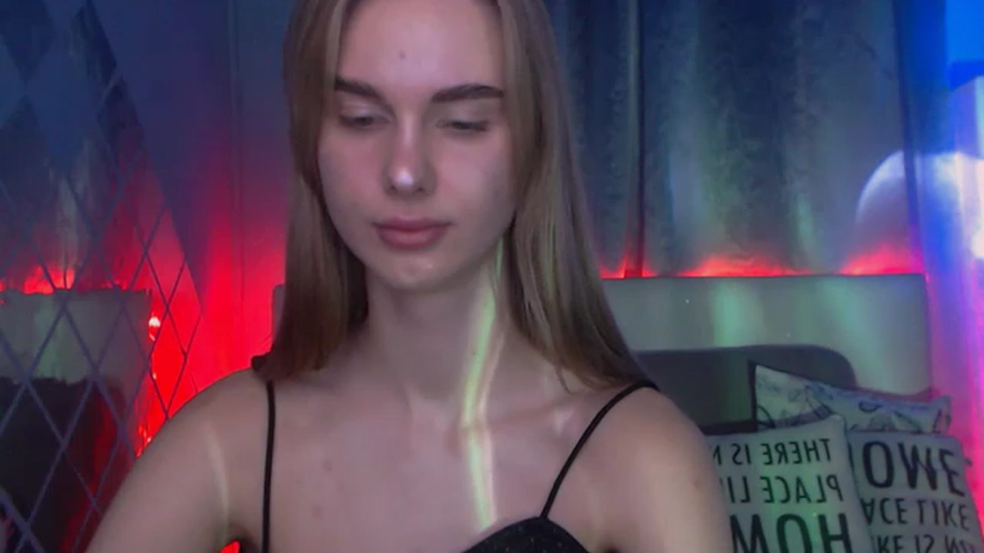 Gallery image thumbnail from LunaLim's myfreecams stream on, 12/02/2022, 16:06 image 8 of 20