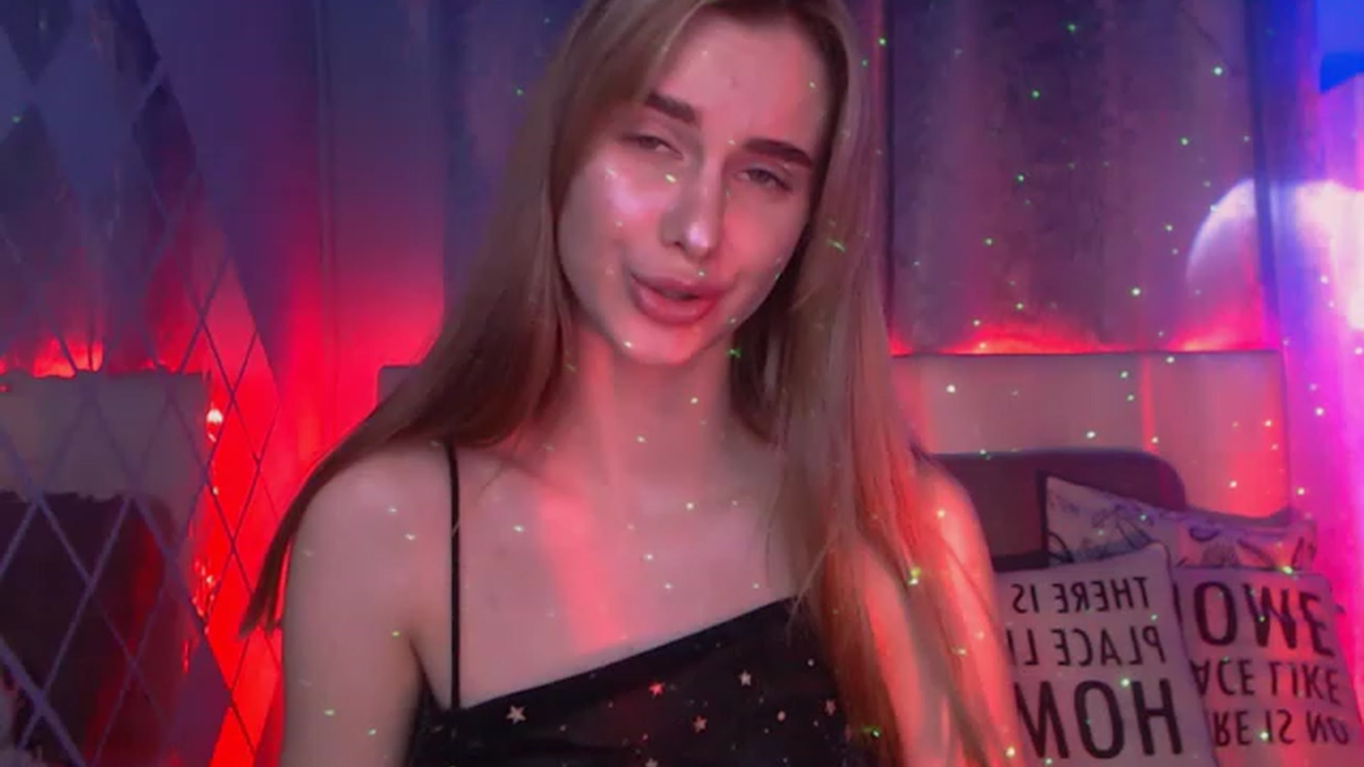 Gallery image thumbnail from LunaLim's myfreecams stream on, 12/02/2022, 16:06 image 4 of 20