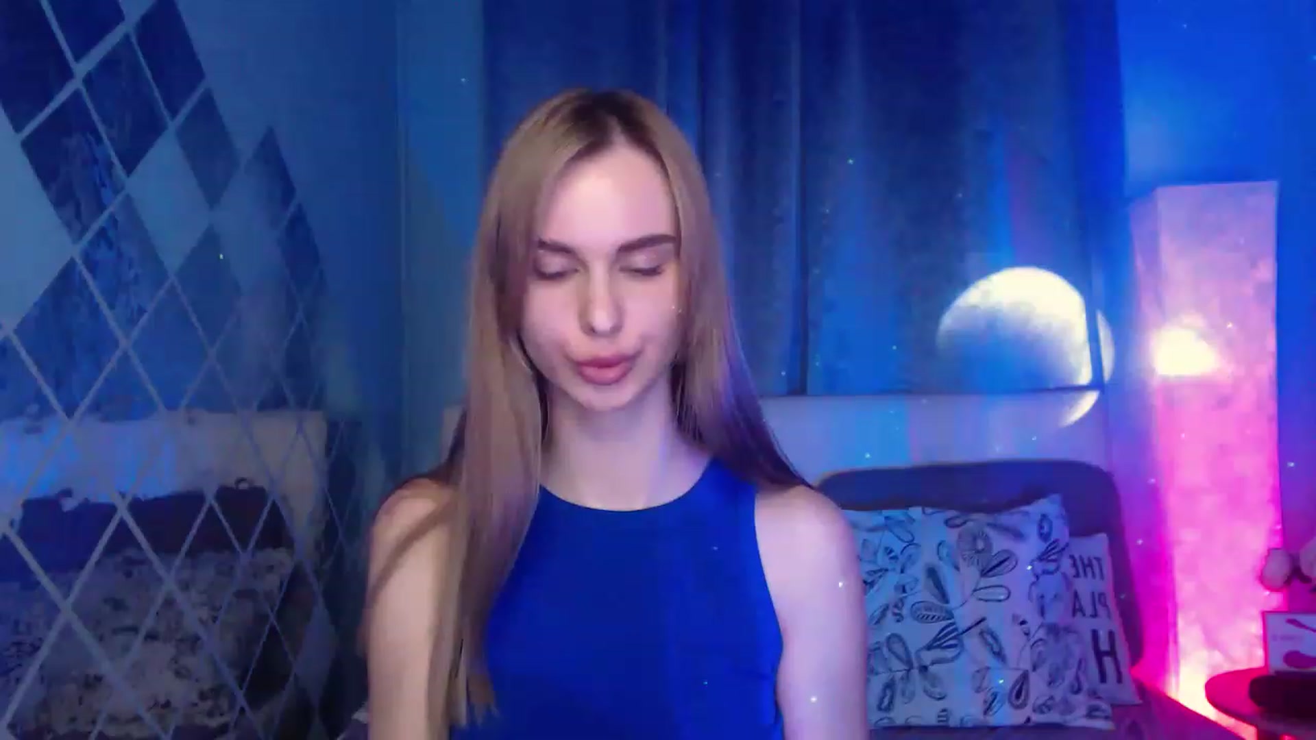 Gallery image thumbnail from LunaLim's myfreecams stream on, 12/05/2022, 17:00 image 7 of 20