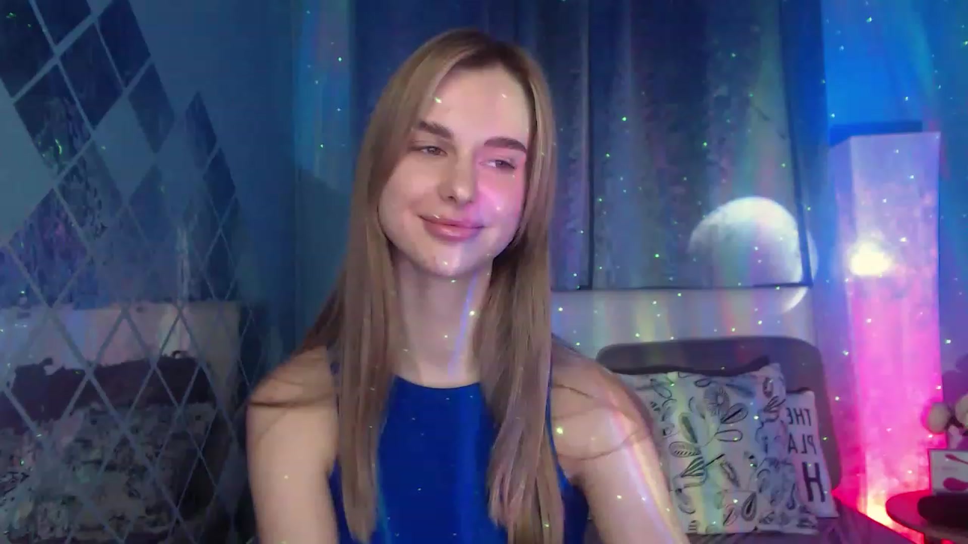 Gallery image thumbnail from LunaLim's myfreecams stream on, 12/05/2022, 17:00 image 1 of 20