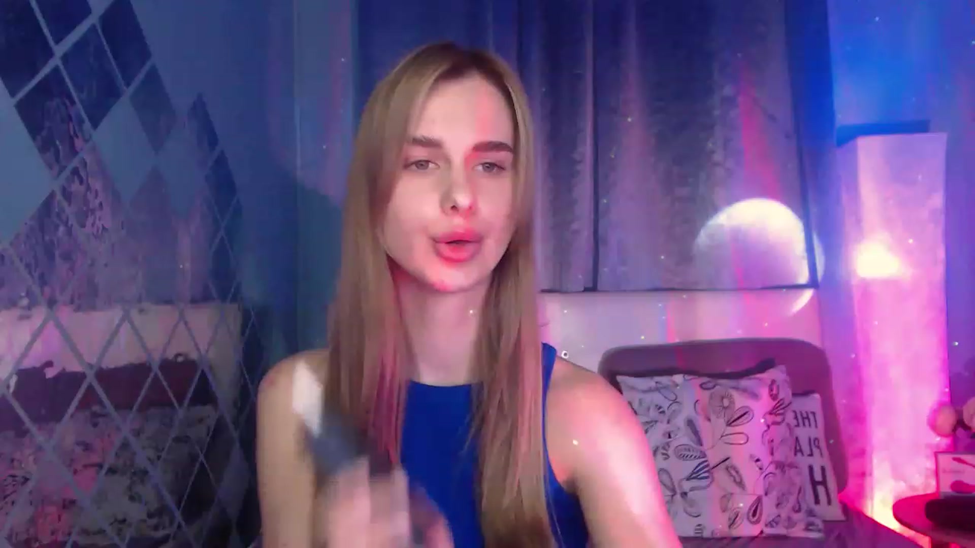 Gallery image thumbnail from LunaLim's myfreecams stream on, 12/05/2022, 17:00 image 3 of 20