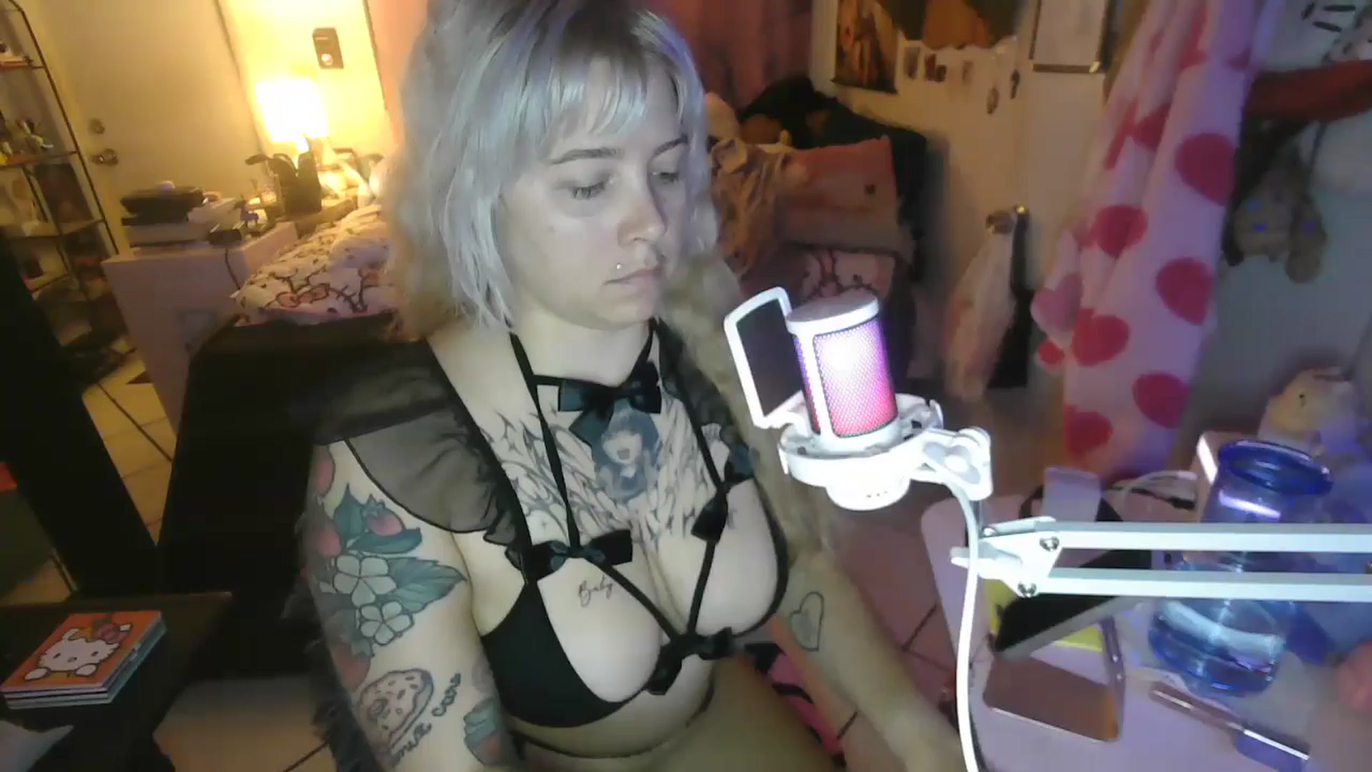 Gallery image thumbnail from LunaLovely420's myfreecams stream on, 09/08/2024, 11:16 image 6 of 20