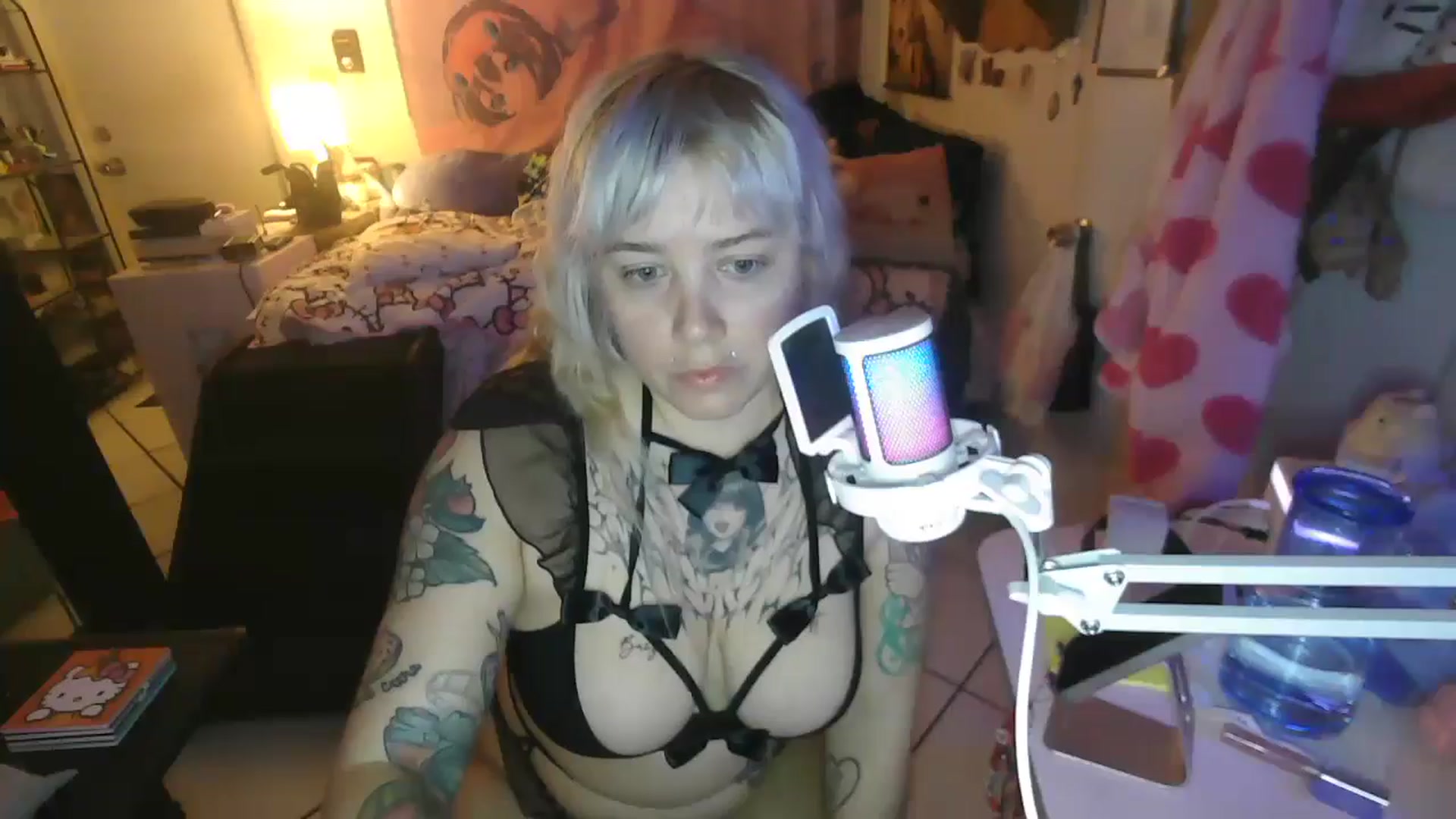 Gallery image thumbnail from LunaLovely420's myfreecams stream on, 09/08/2024, 11:16 image 10 of 20