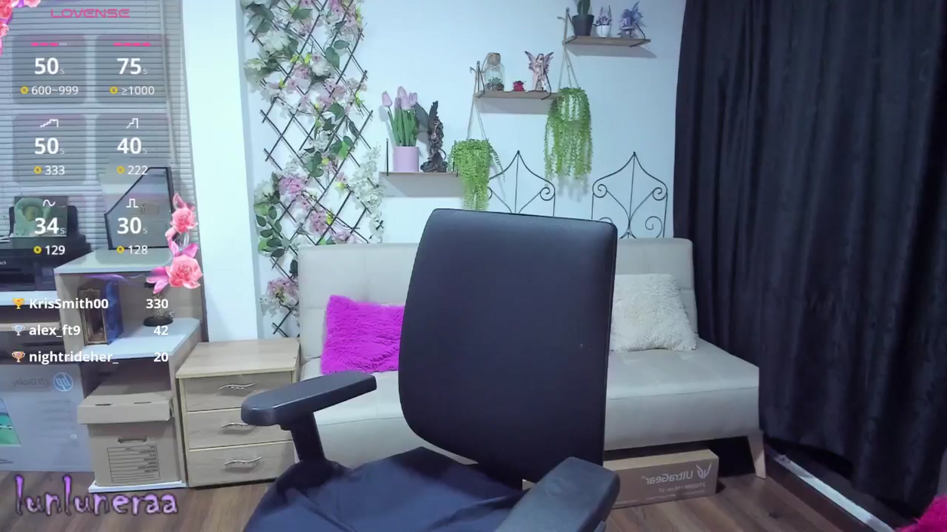 Gallery image thumbnail from LunaLuneraa's myfreecams stream on, 03/23/2025, 10:29 image 2 of 20