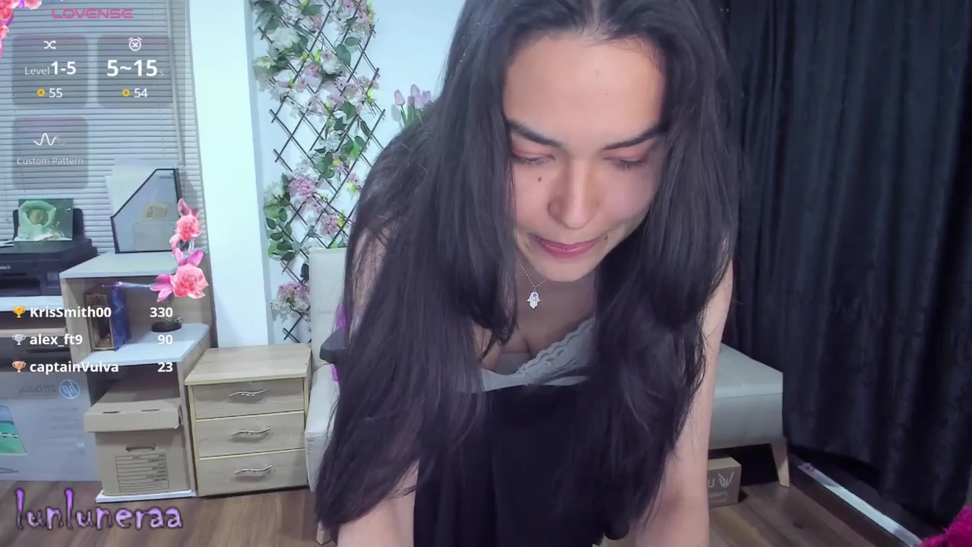 Gallery image thumbnail from LunaLuneraa's myfreecams stream on, 03/23/2025, 10:29 image 5 of 20